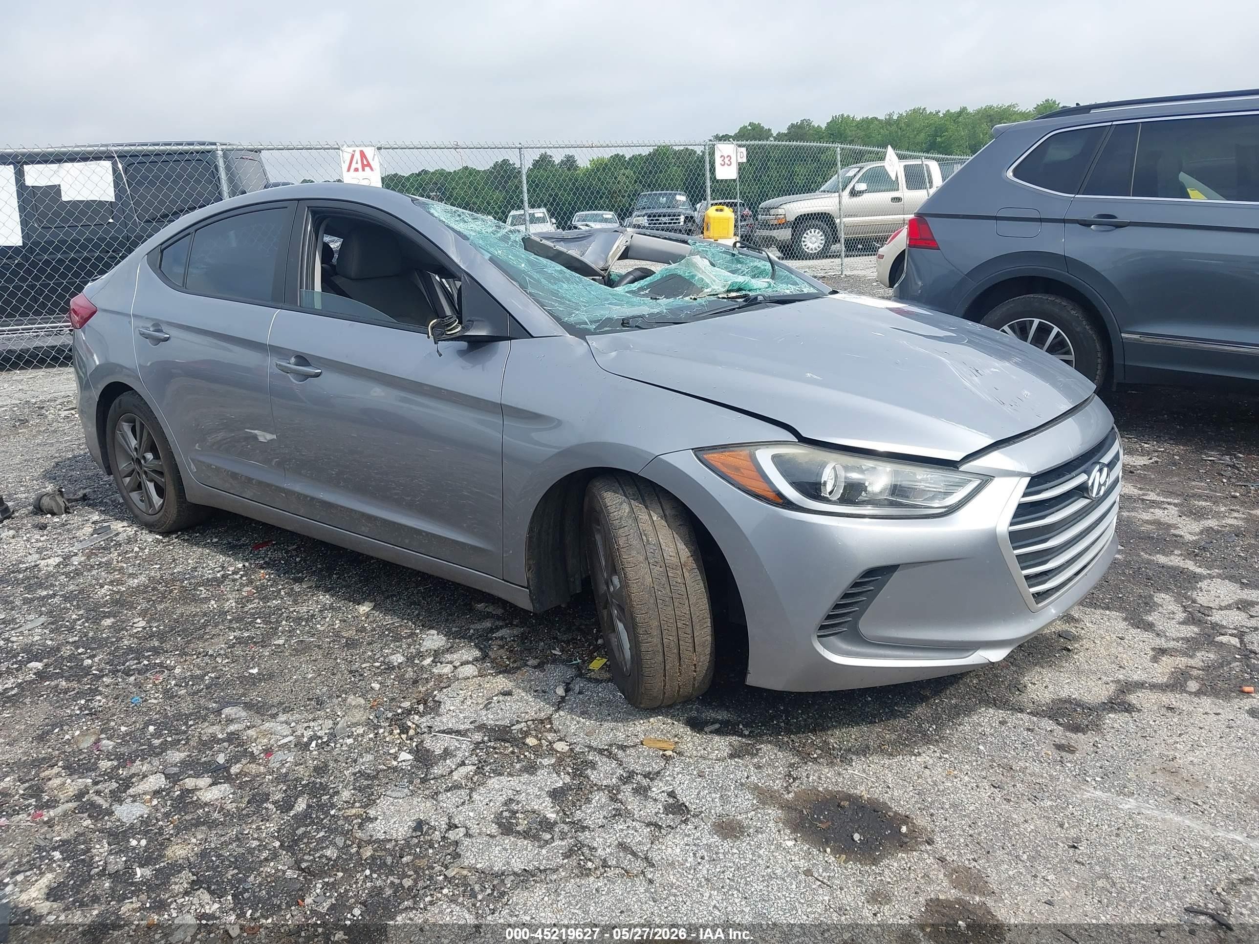 2017 Hyundai Elantra SE, VIN 5NPD84LFXHH014634 — Стихия