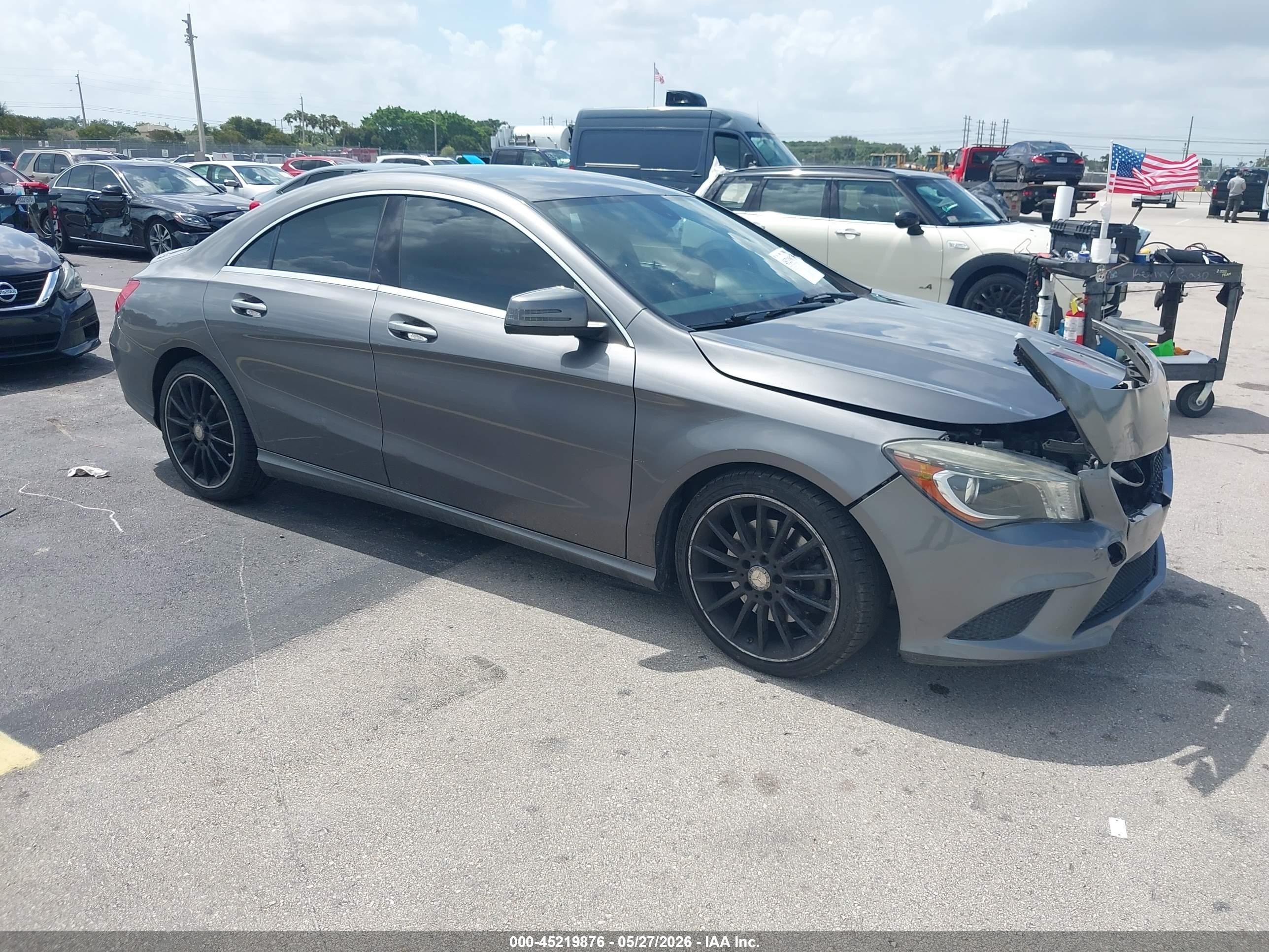 2014 Mercedes-Benz CLA 250, VIN WDDSJ4EB9EN157825 — Front end