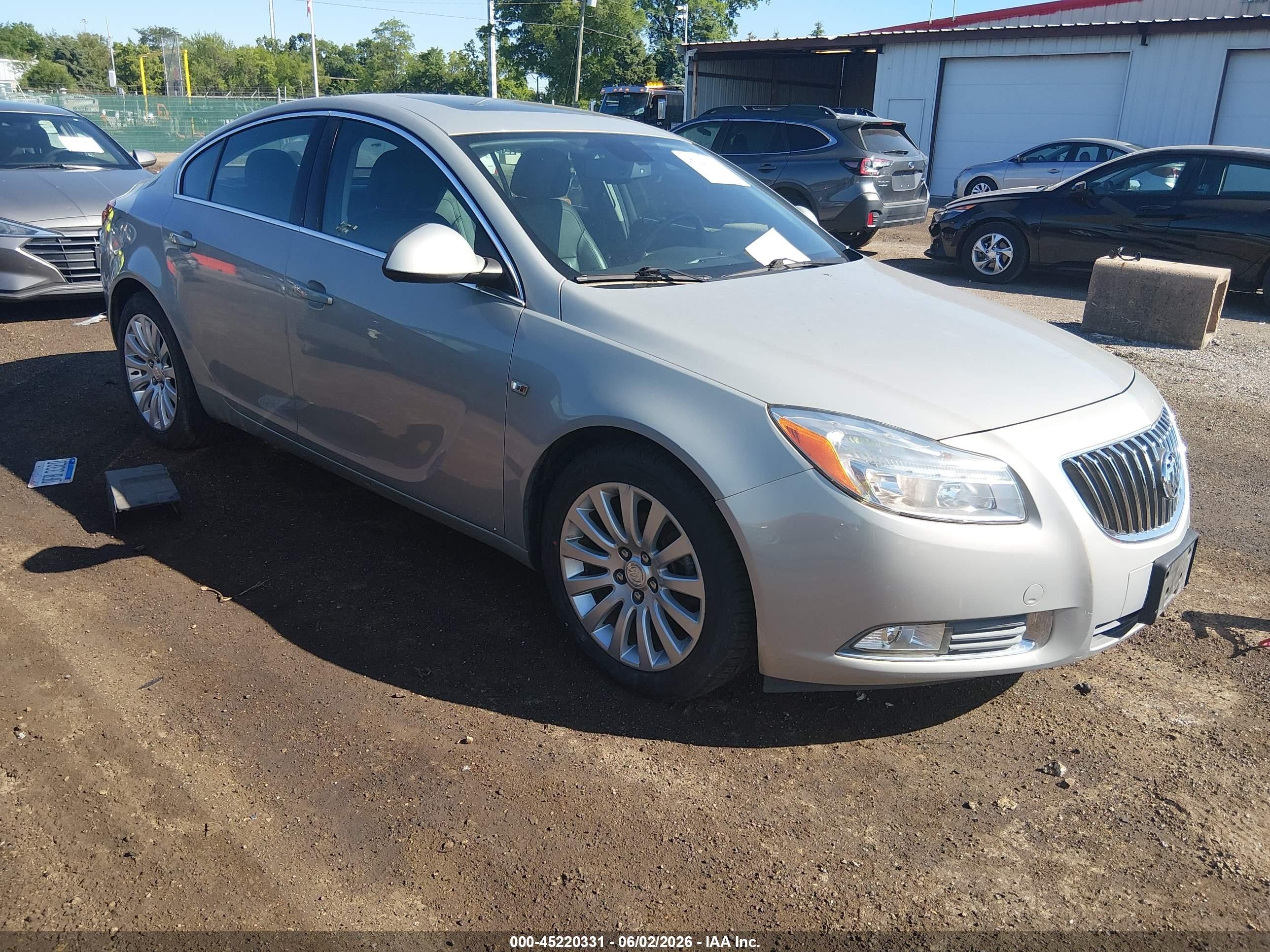 2011 Buick Regal CXL RL6, VIN W04GU5GC1B1006476 — Auction photo 1 of 12