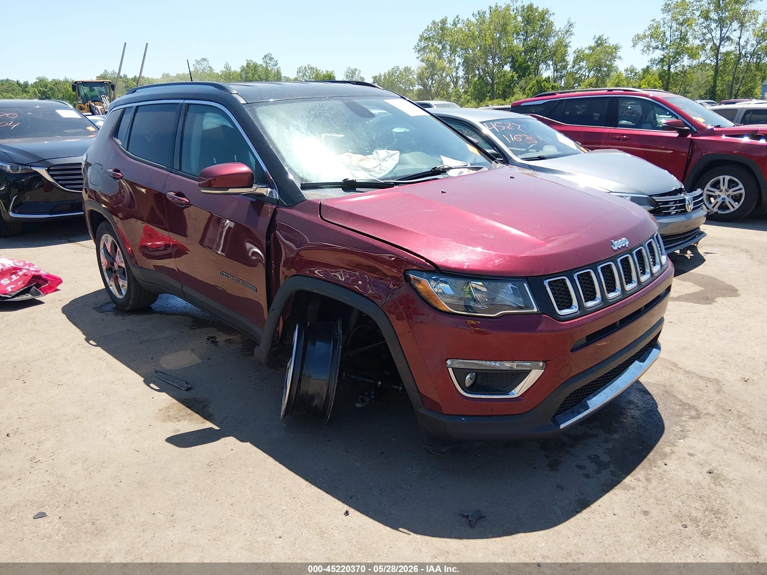 2020 Jeep Compass Limited, VIN 3C4NJDCBXLT255205 — Front end