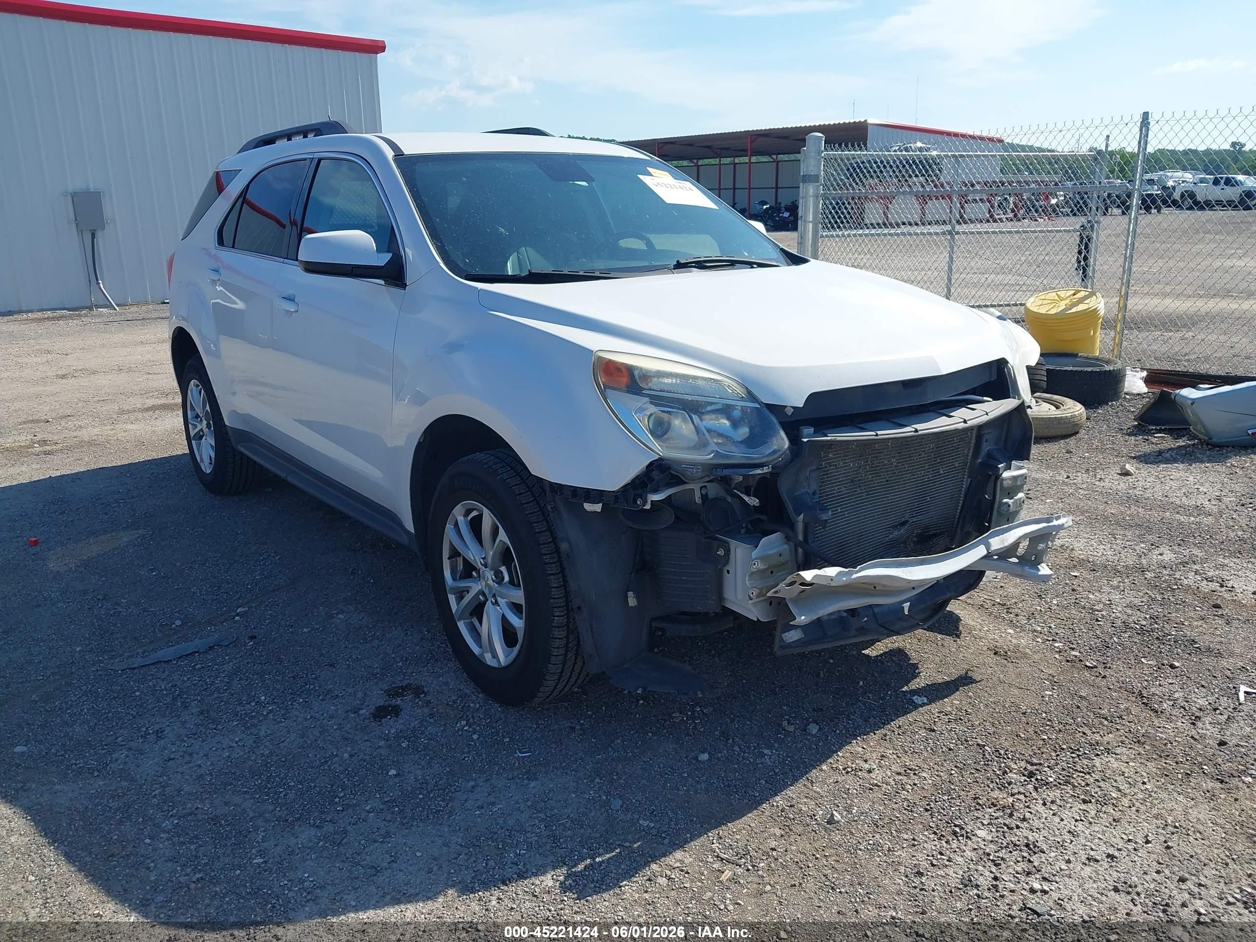 2016 Chevrolet Equinox LT, VIN 2GNFLFE38G6308100 — Front end