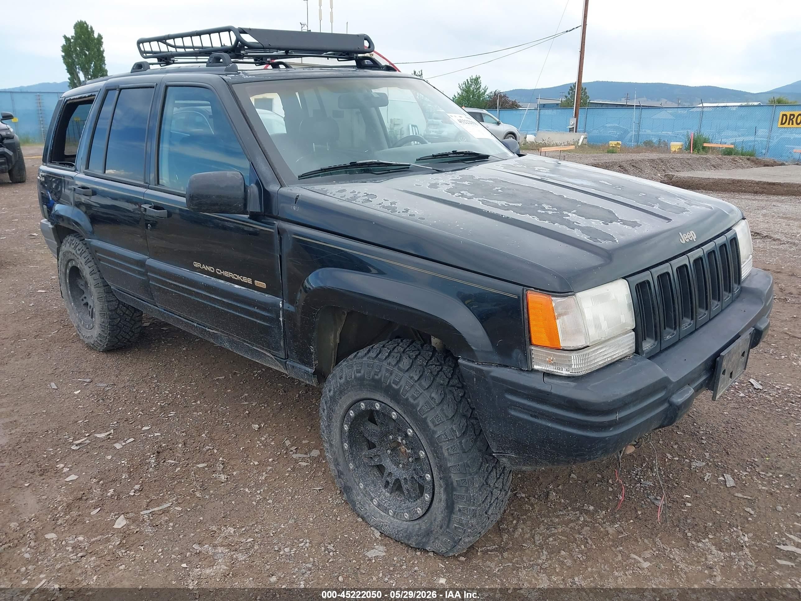 1996 Jeep Grand Cherokee Limited, VIN 1J4GZ78Y9TC251247 — Rear end