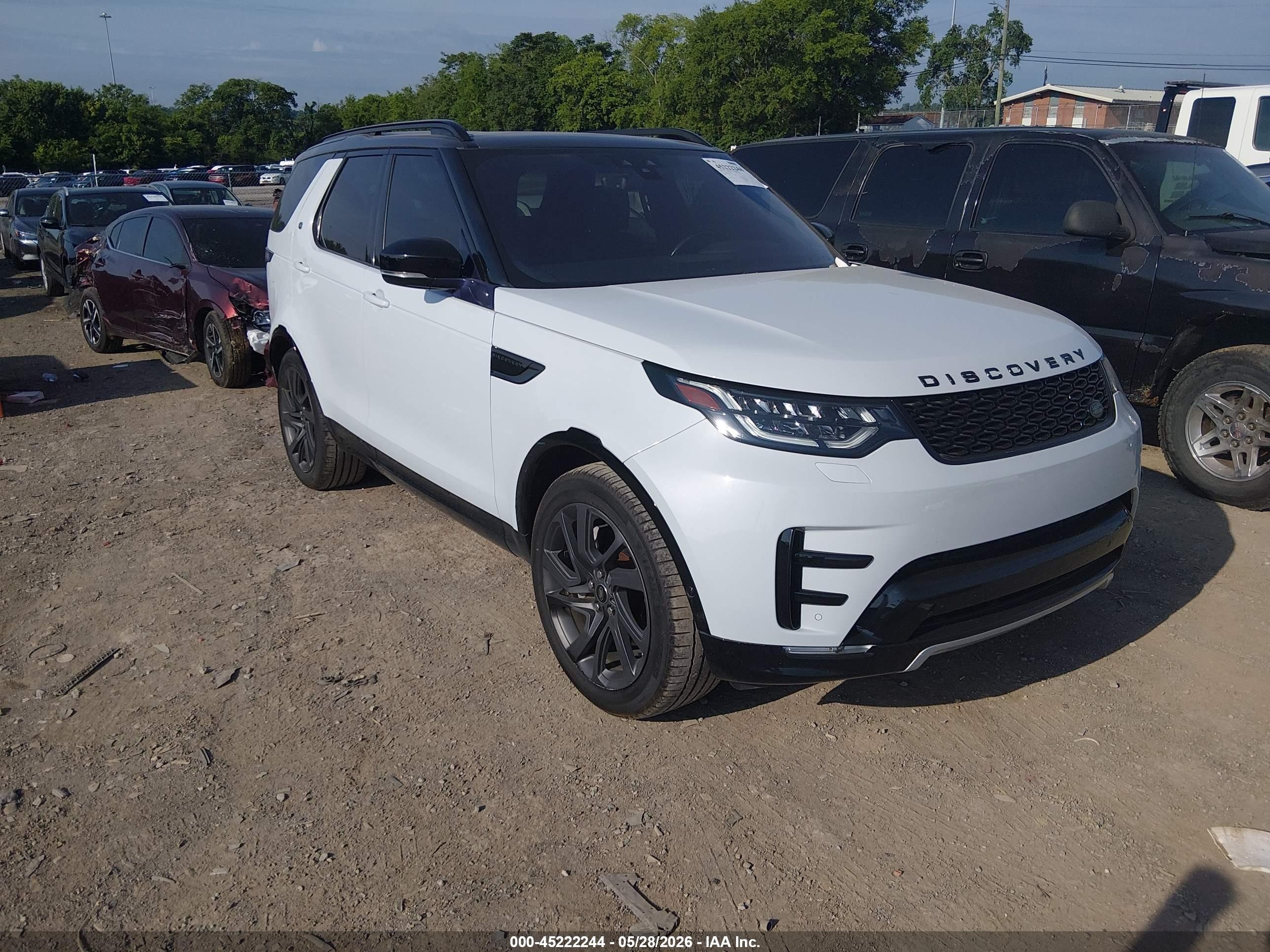 2018 Land Rover Discovery HSE Luxury, VIN SALRT2RVXJA056847 — Not stated