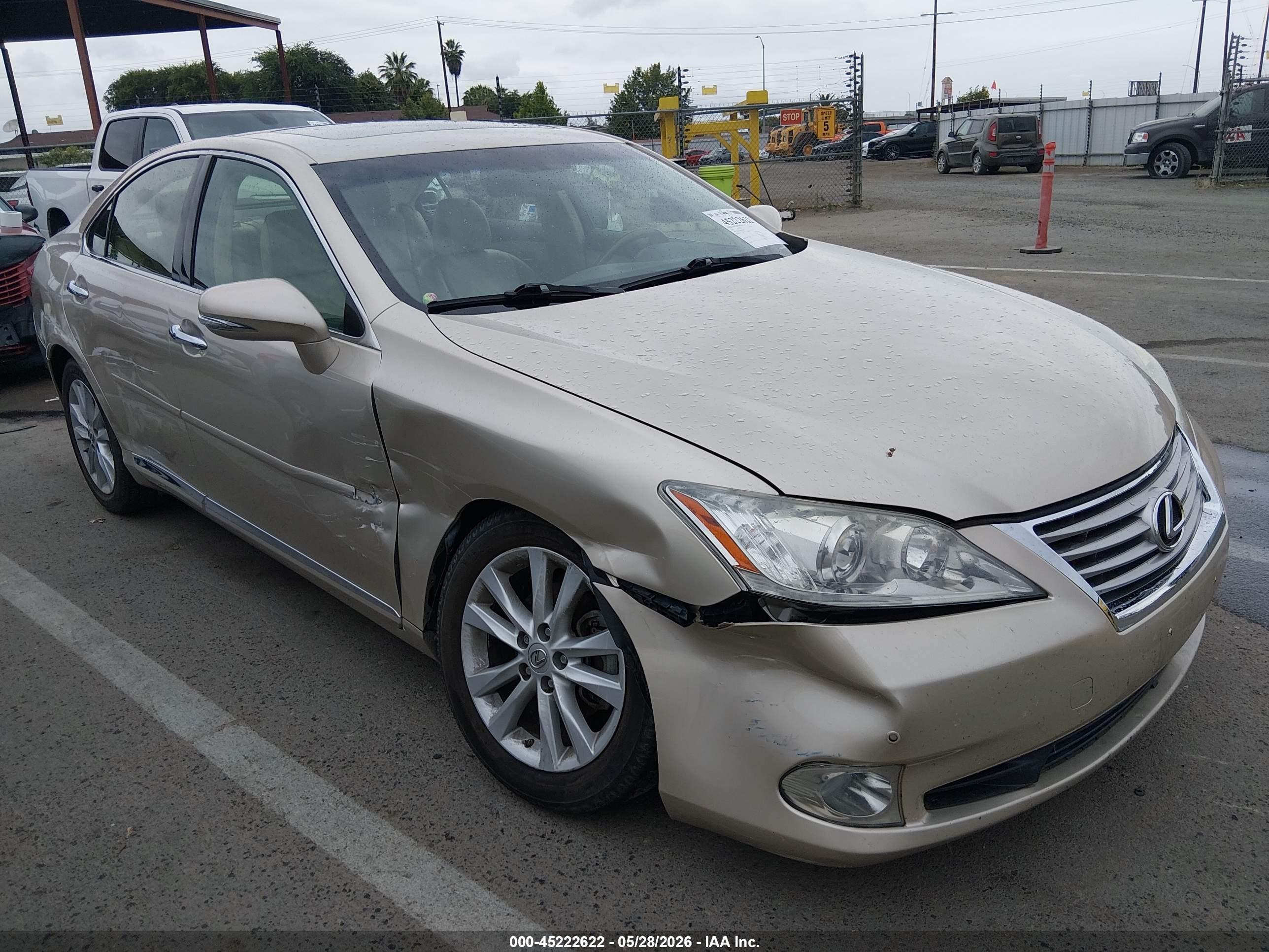 2012 Lexus ES 330, VIN JTHBK1EG8C2486451 — Side
