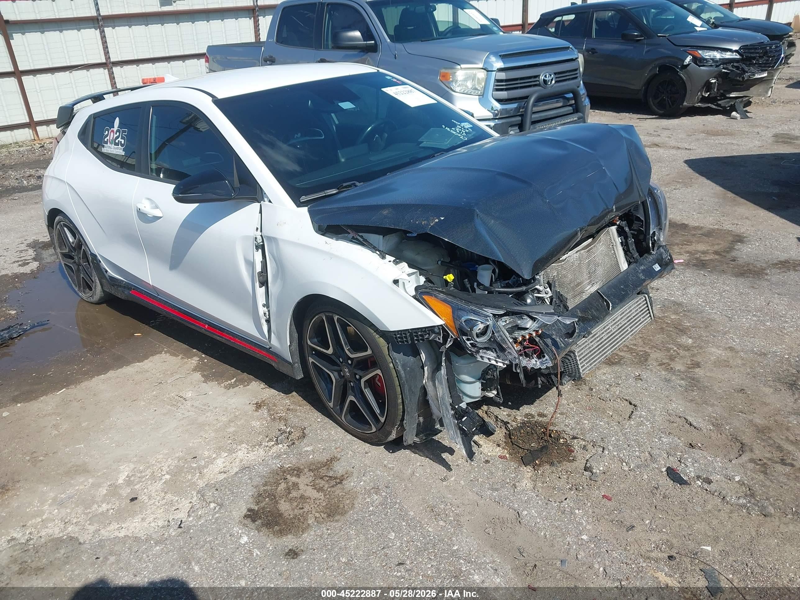 2022 Hyundai Veloster, VIN KMHT36AH8NU014137 — Front end