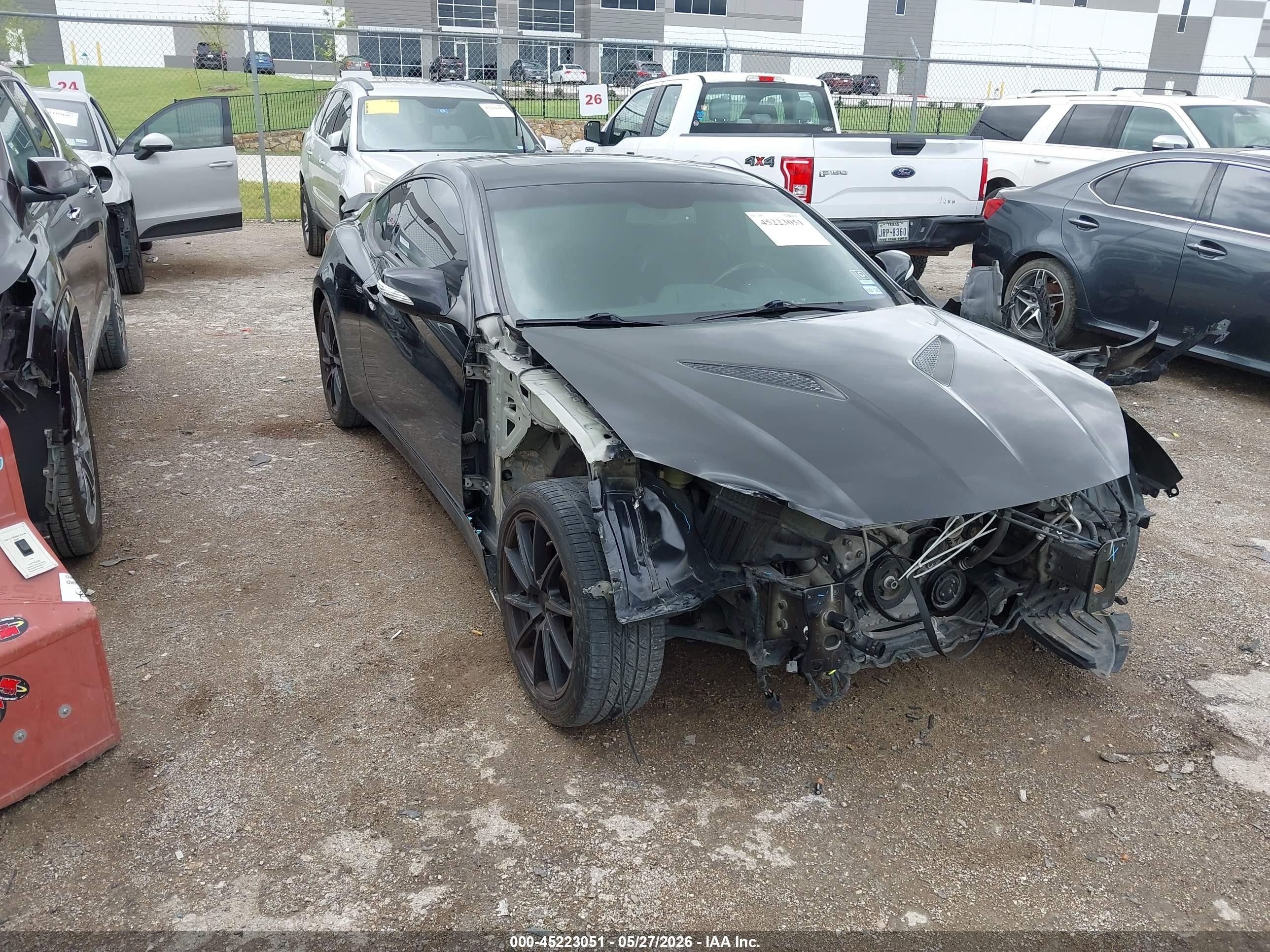 2014 Hyundai Genesis Coupe Ultimate, VIN KMHHU6KJ7EU113374 — Front end