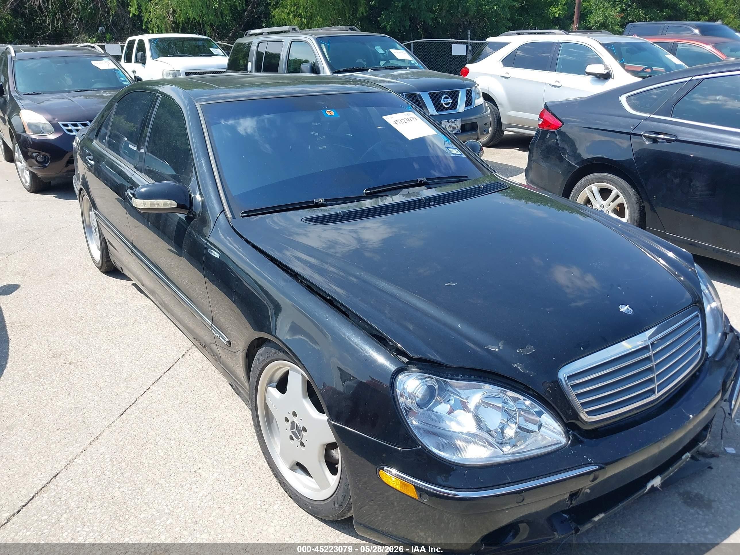 2001 Mercedes-Benz S 600, VIN WDBNG78J01A189332 — Normal wear