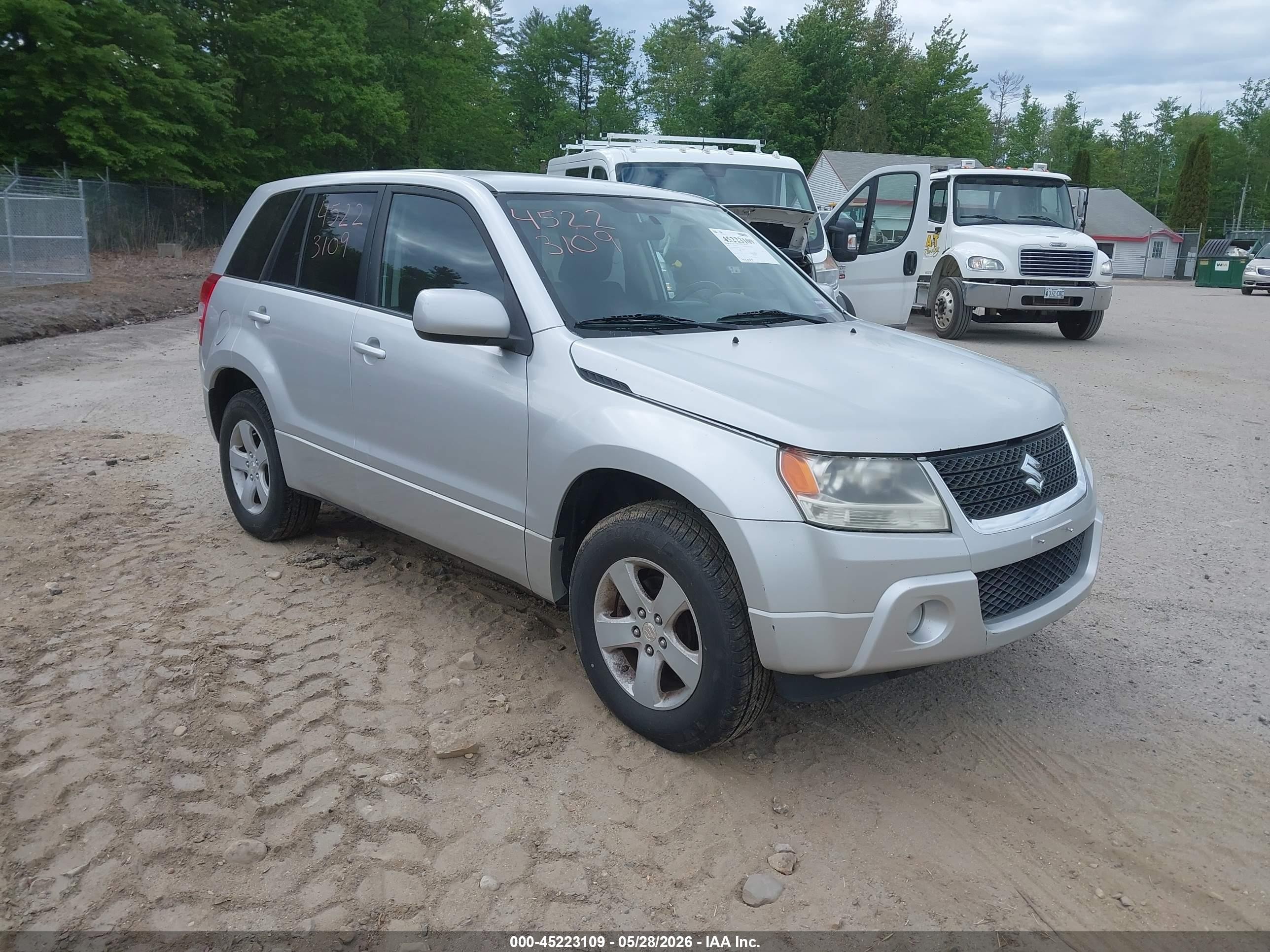2010 Suzuki Grand Vitara Premium, VIN JS3TD0D23A4100537 — Normal wear