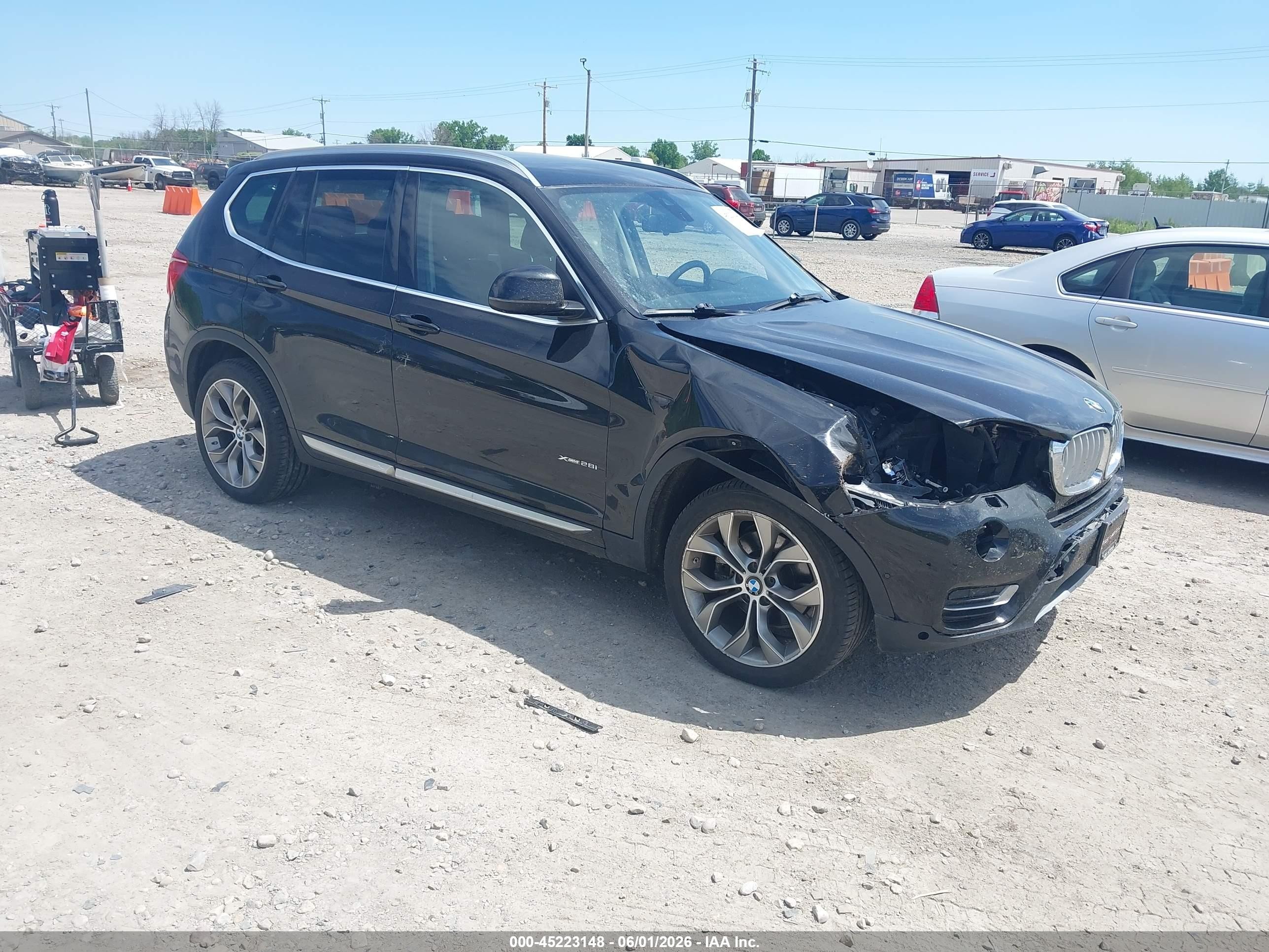 2017 BMW X3 xDrive28i, VIN 5UXWX9C54H0T14343 — Front end