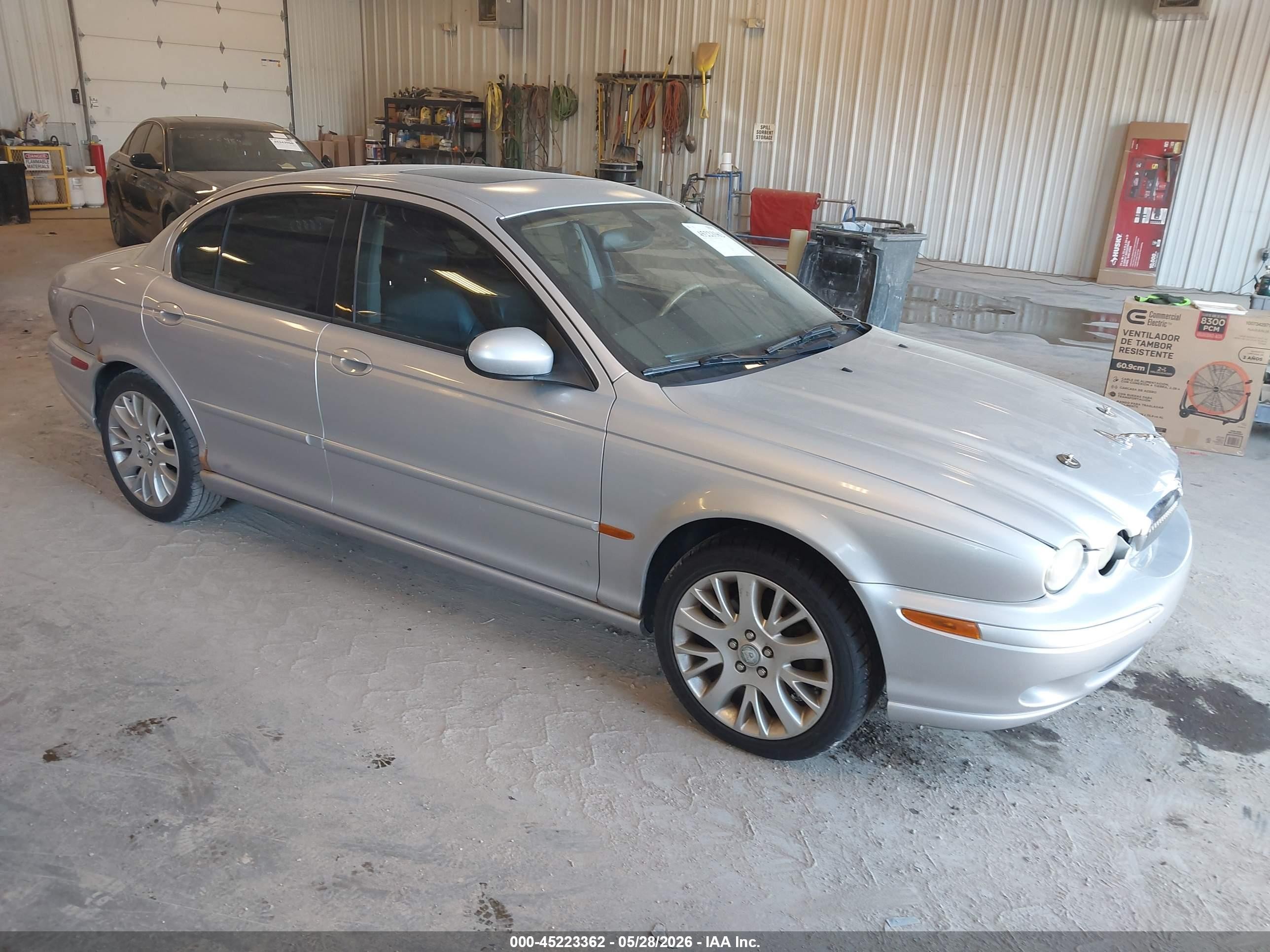 2003 Jaguar X-Type, VIN SAJEA53C53WD10012 — Механическое