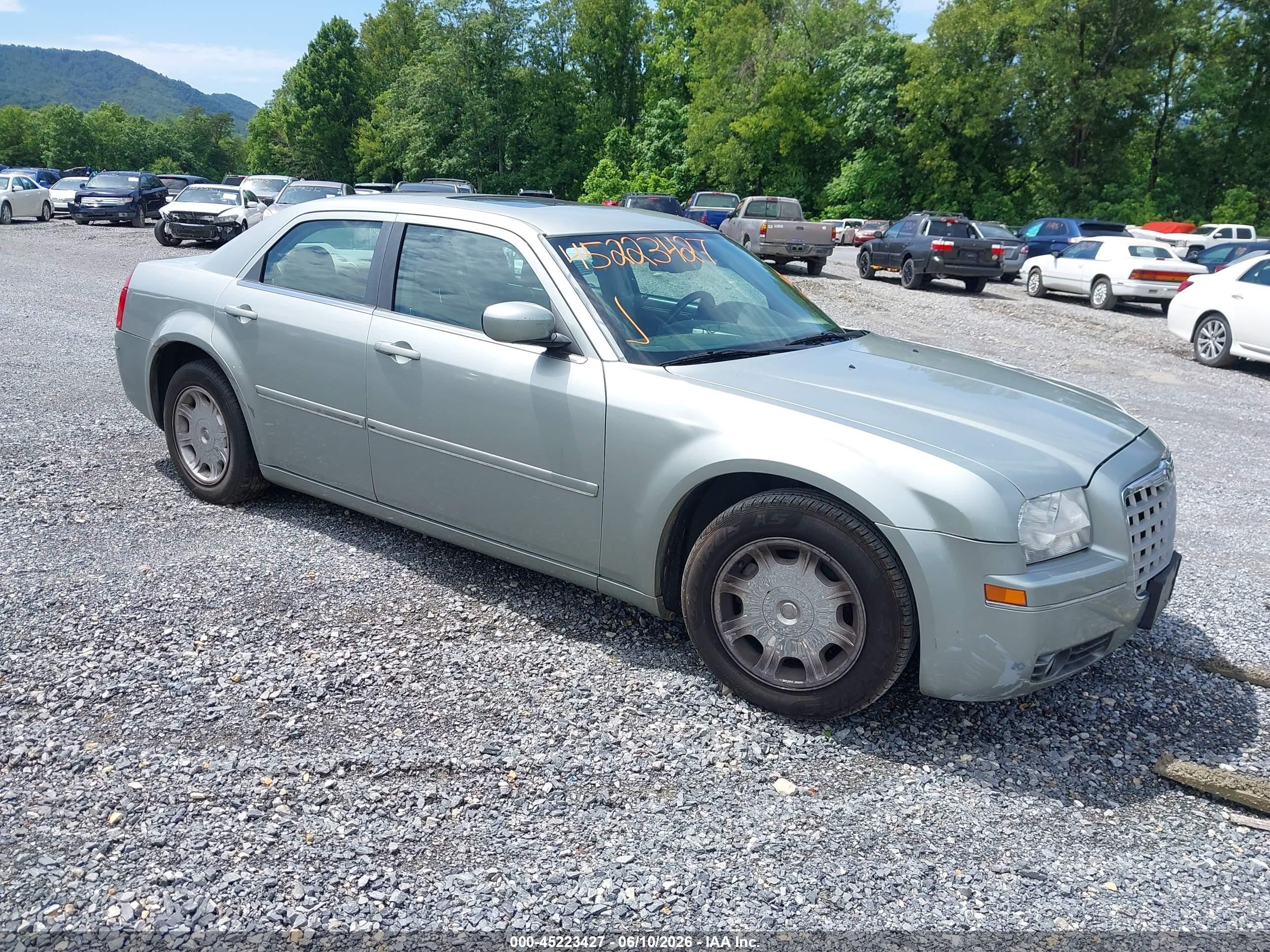 2005 Chrysler 300 Touring, VIN 2C3AA53G35H131034 — Repossession