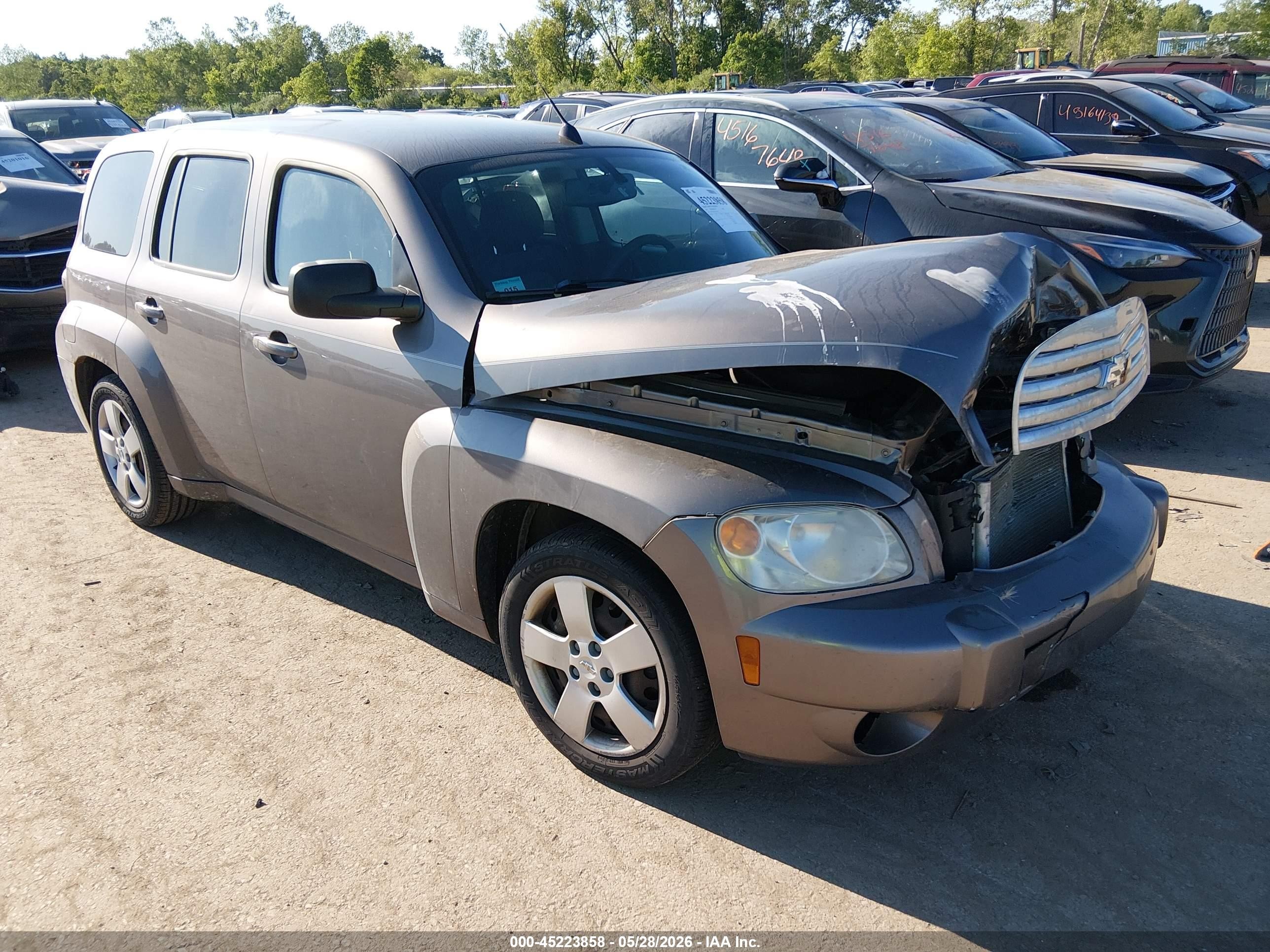 2011 Chevrolet HHR LS, VIN 3GNBAAFW0BS555041 — Front end