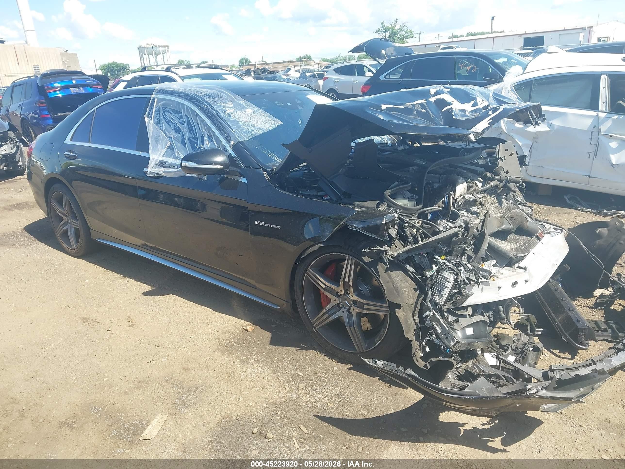 2016 Mercedes-Benz S 63 AMG, VIN WDDUG7JB8GA251929 — Front end