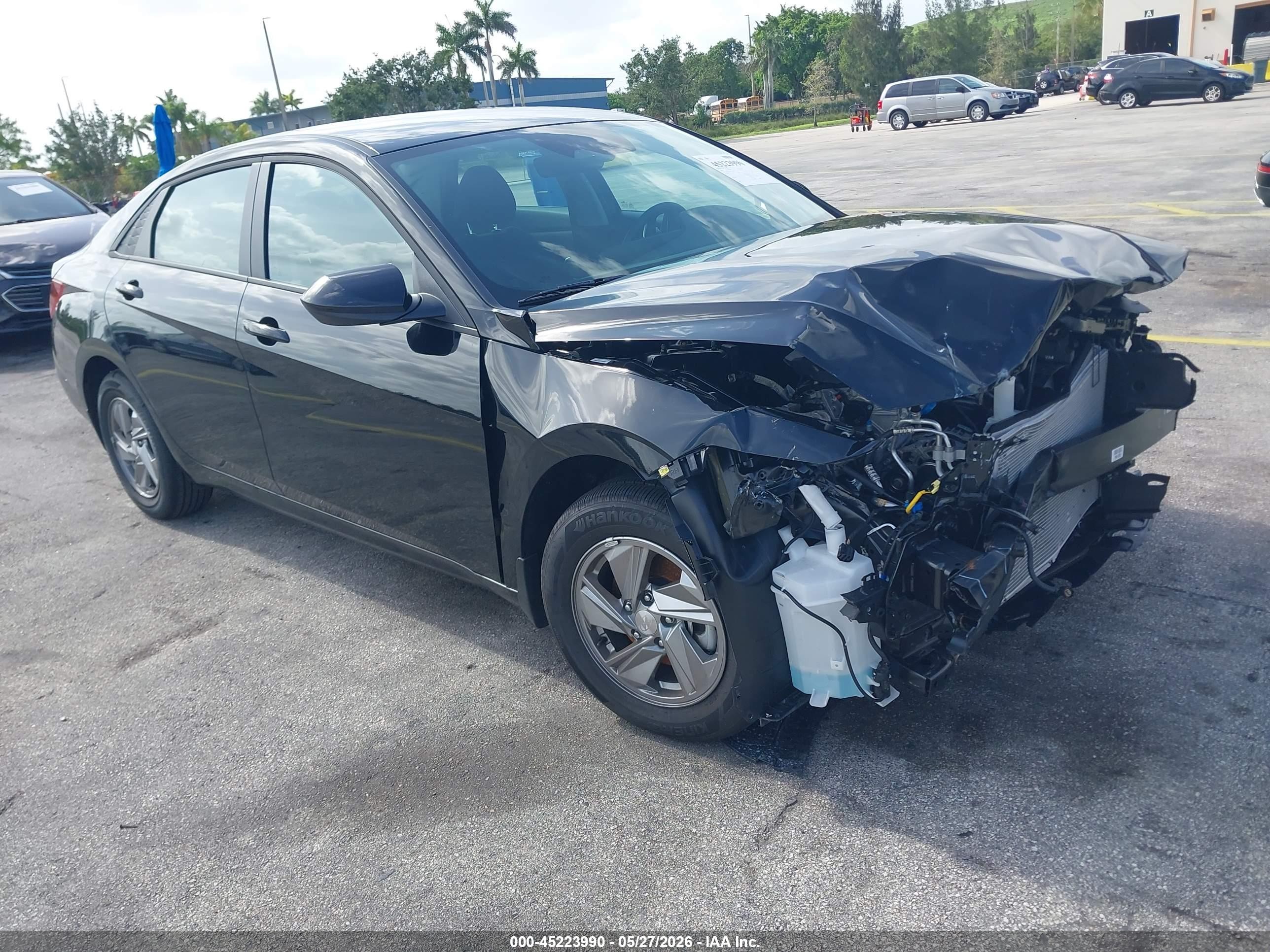 2026 Hyundai Elantra SE, VIN KMHLL4DG5TU187957 — Front end