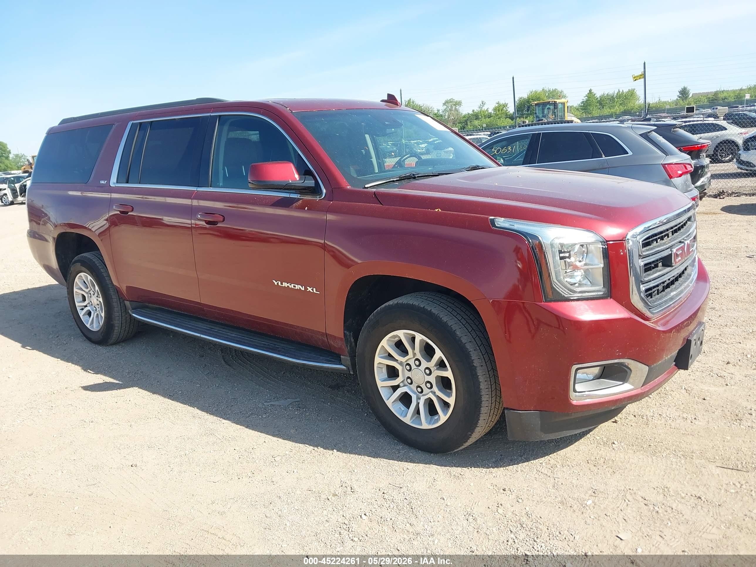 2017 GMC Yukon XL SLT, VIN 1GKS2GKC3HR202751 — Normal wear