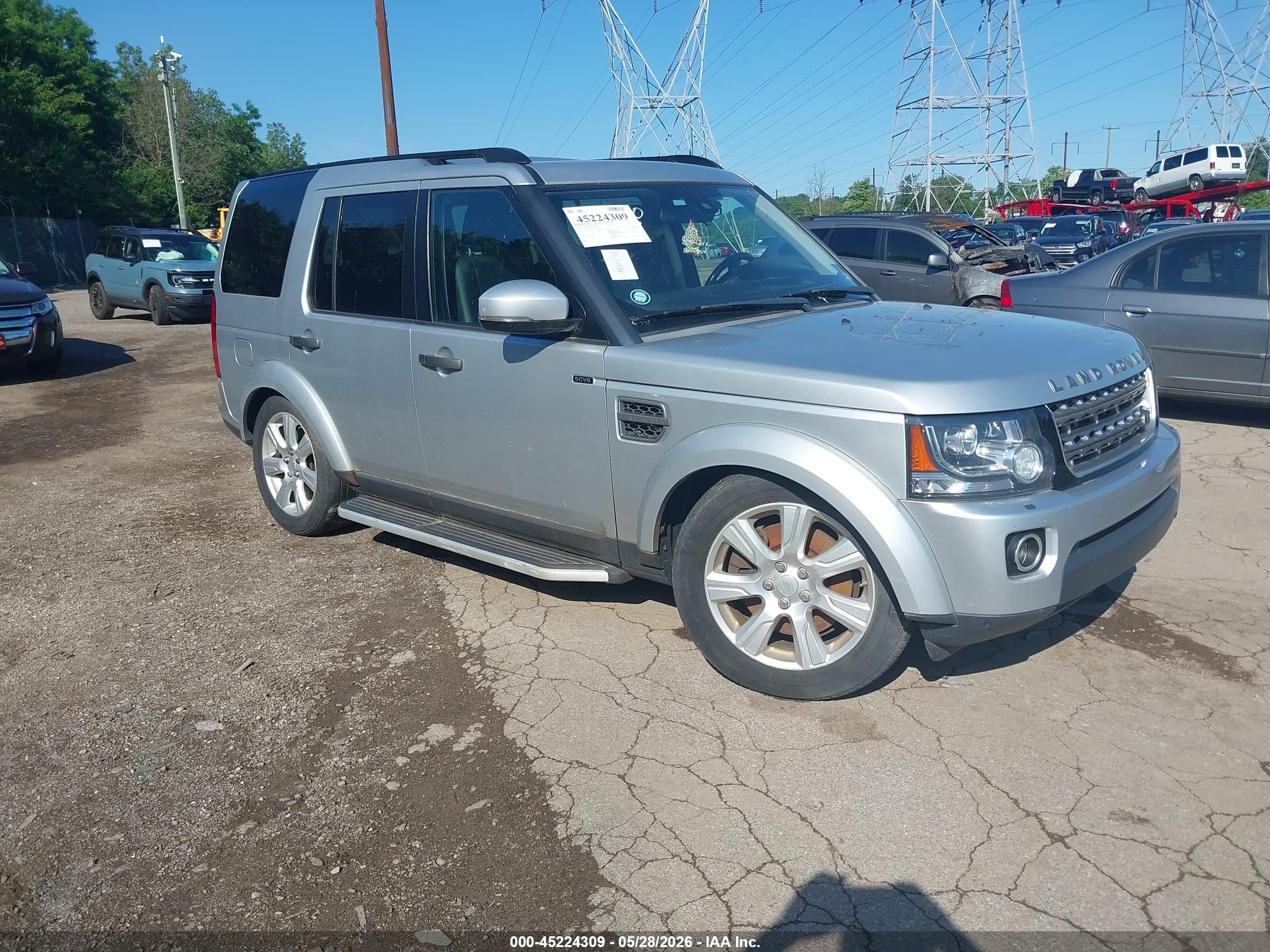 2015 Land Rover LR4 HSE, VIN SALAG2V61FA769319 — Normal wear