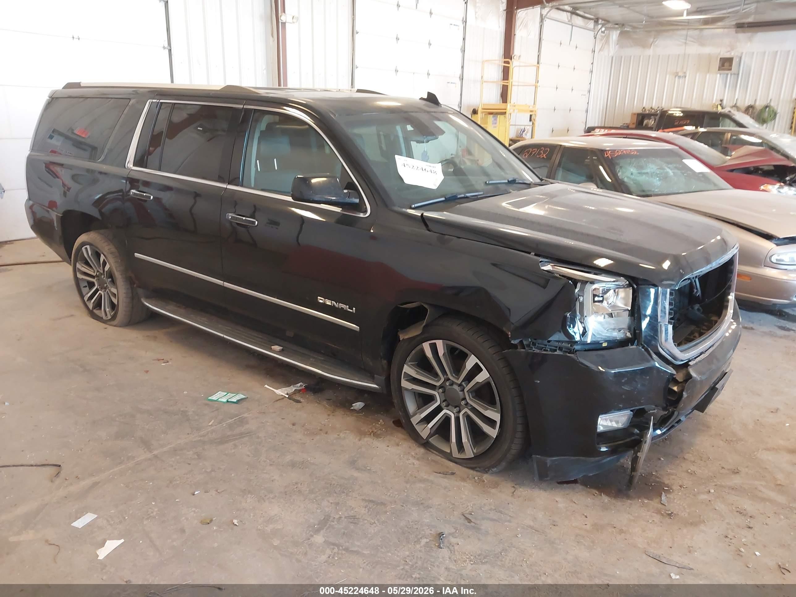 2016 GMC Yukon XL Denali, VIN 1GKS2HKJ6GR182854 — По всему кузову