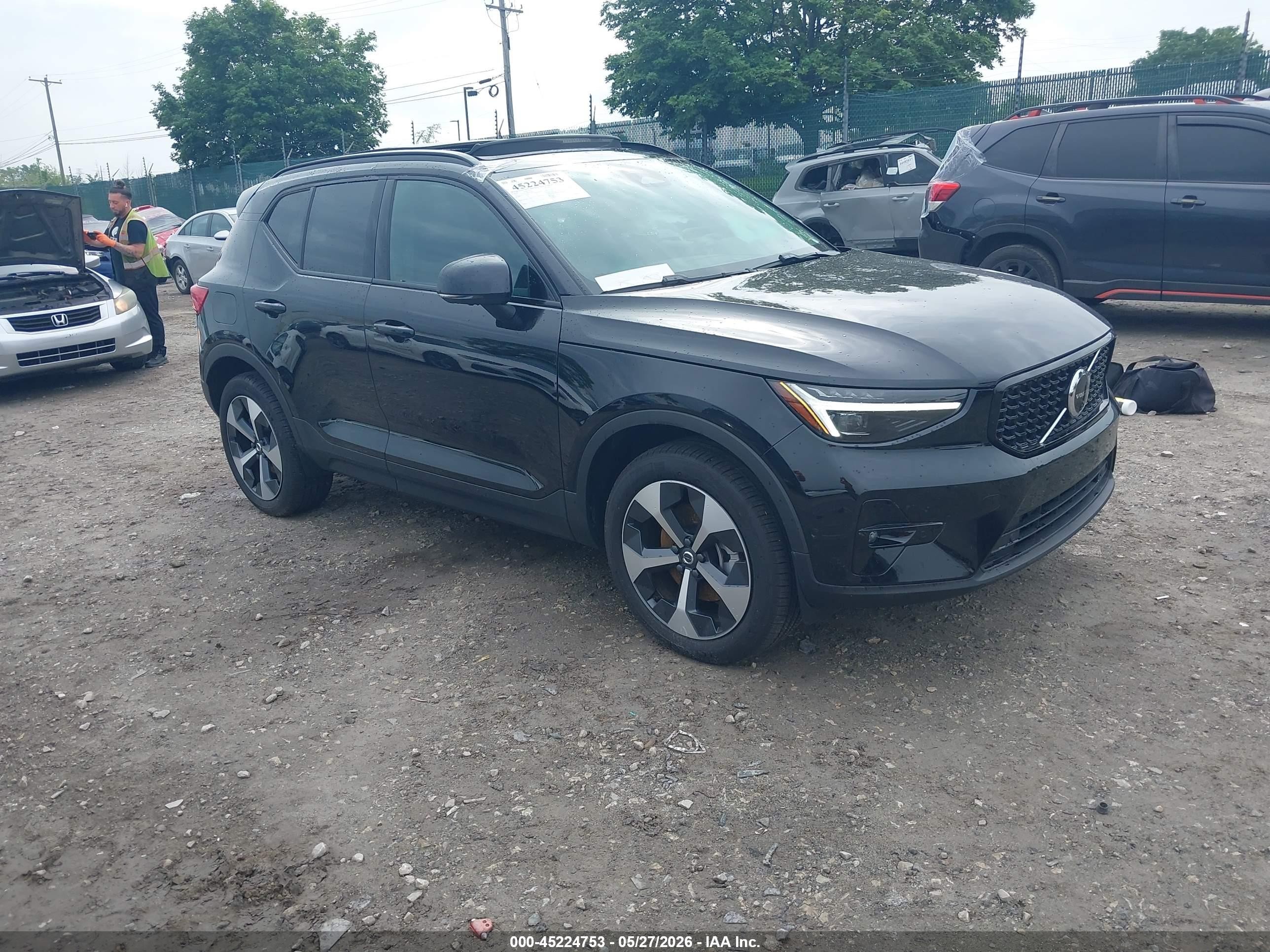 2025 Volvo XC40 Plus Dark Theme, VIN YV4L12UC9S2531583 — Not stated