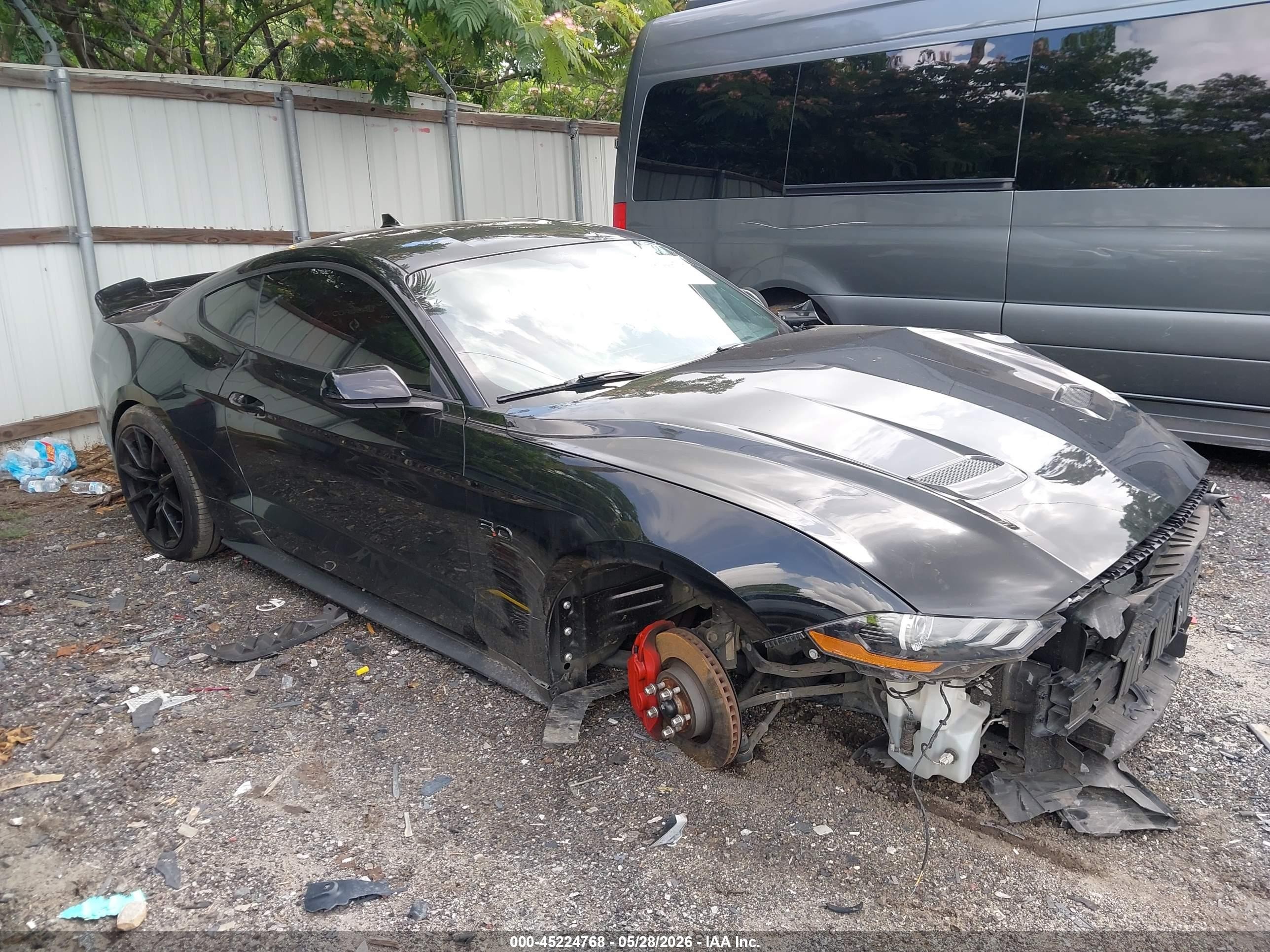 2020 Ford Mustang GT, VIN 1FA6P8CF2L5161483 — Front end