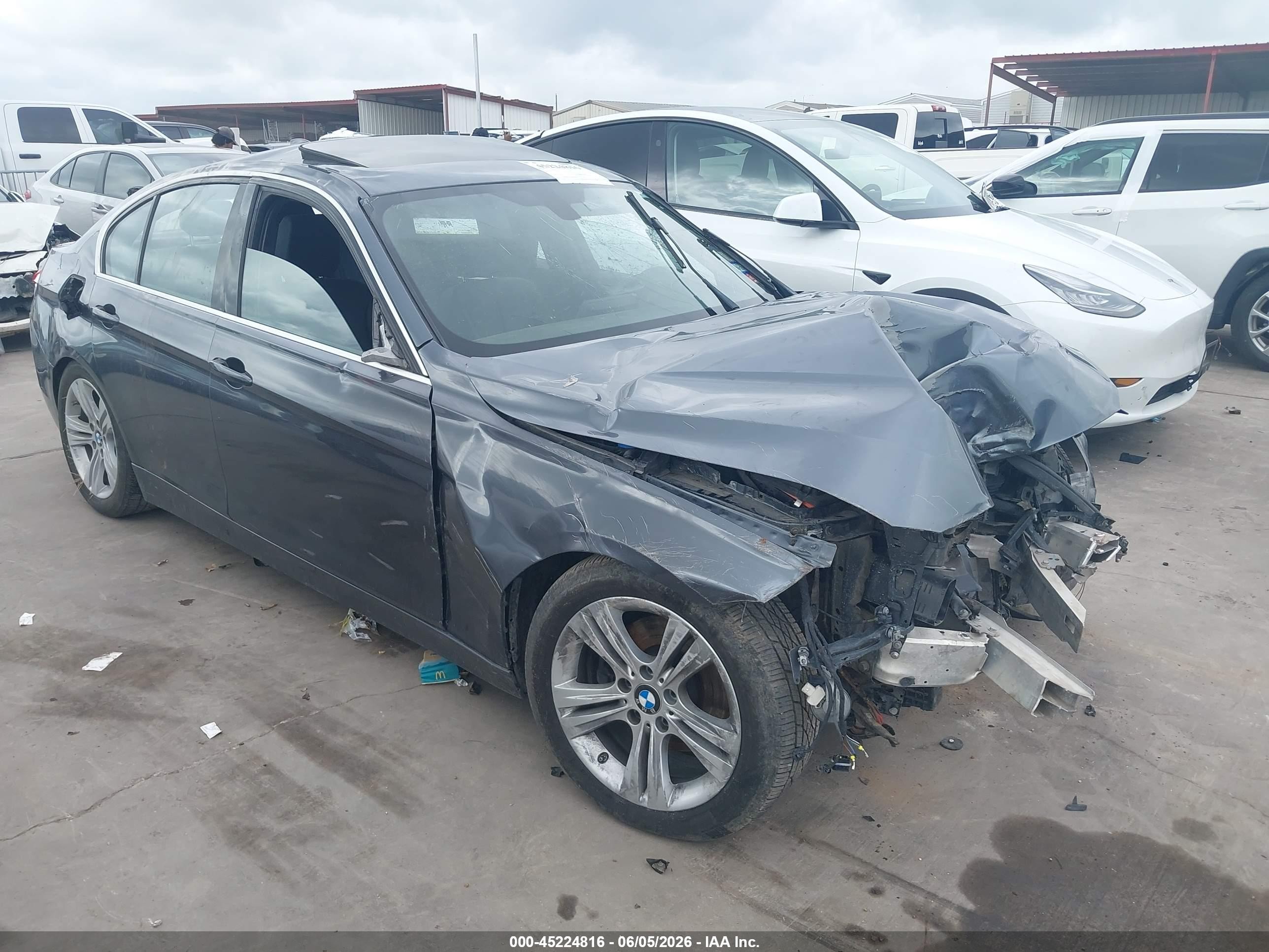 2017 BMW 3 Series 330i, VIN WBA8B9G37HNU56865 — Опрокидывание
