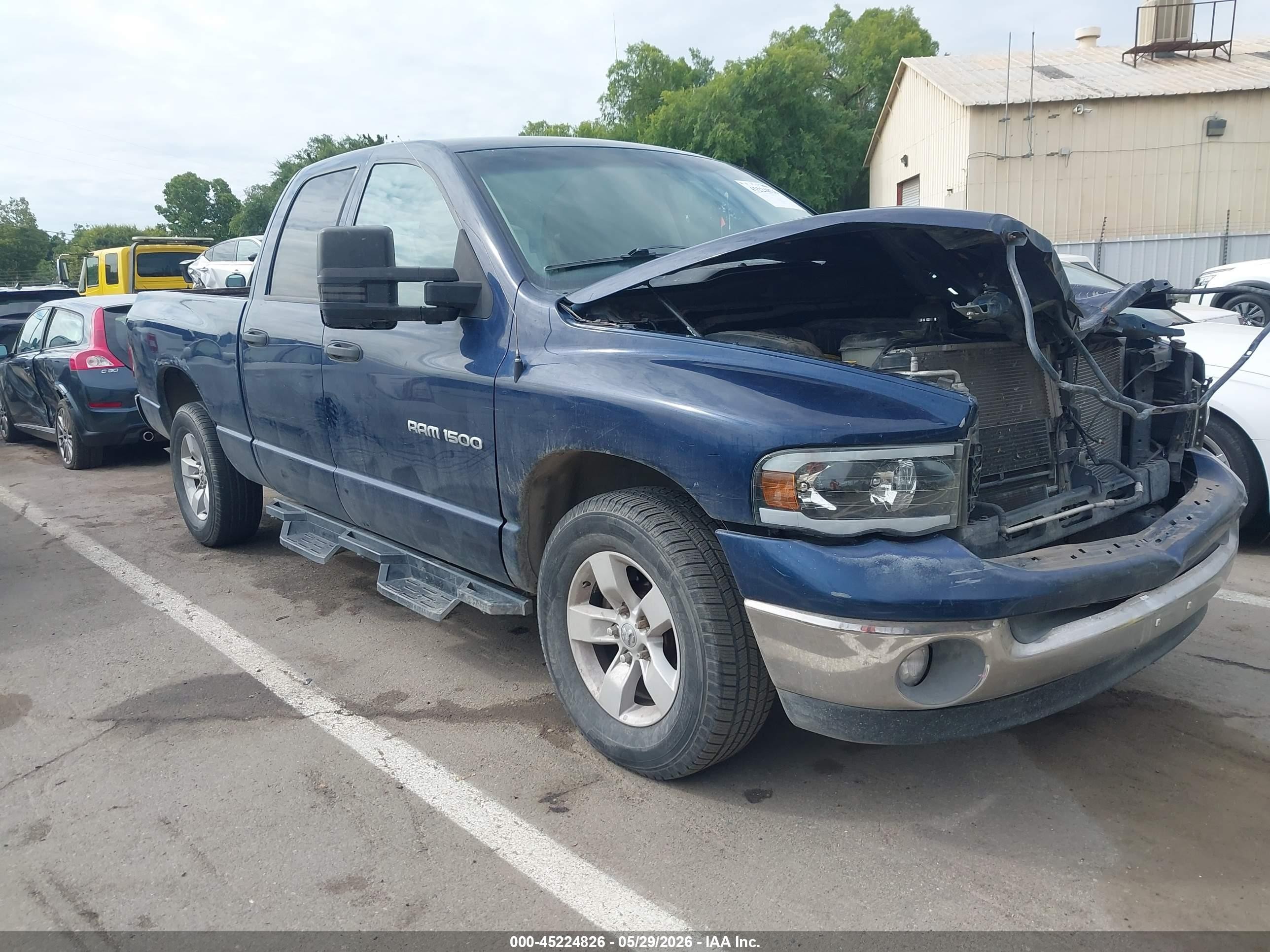 2003 Dodge 1500 ST, VIN 1D7HA18N53S255649 — Front end