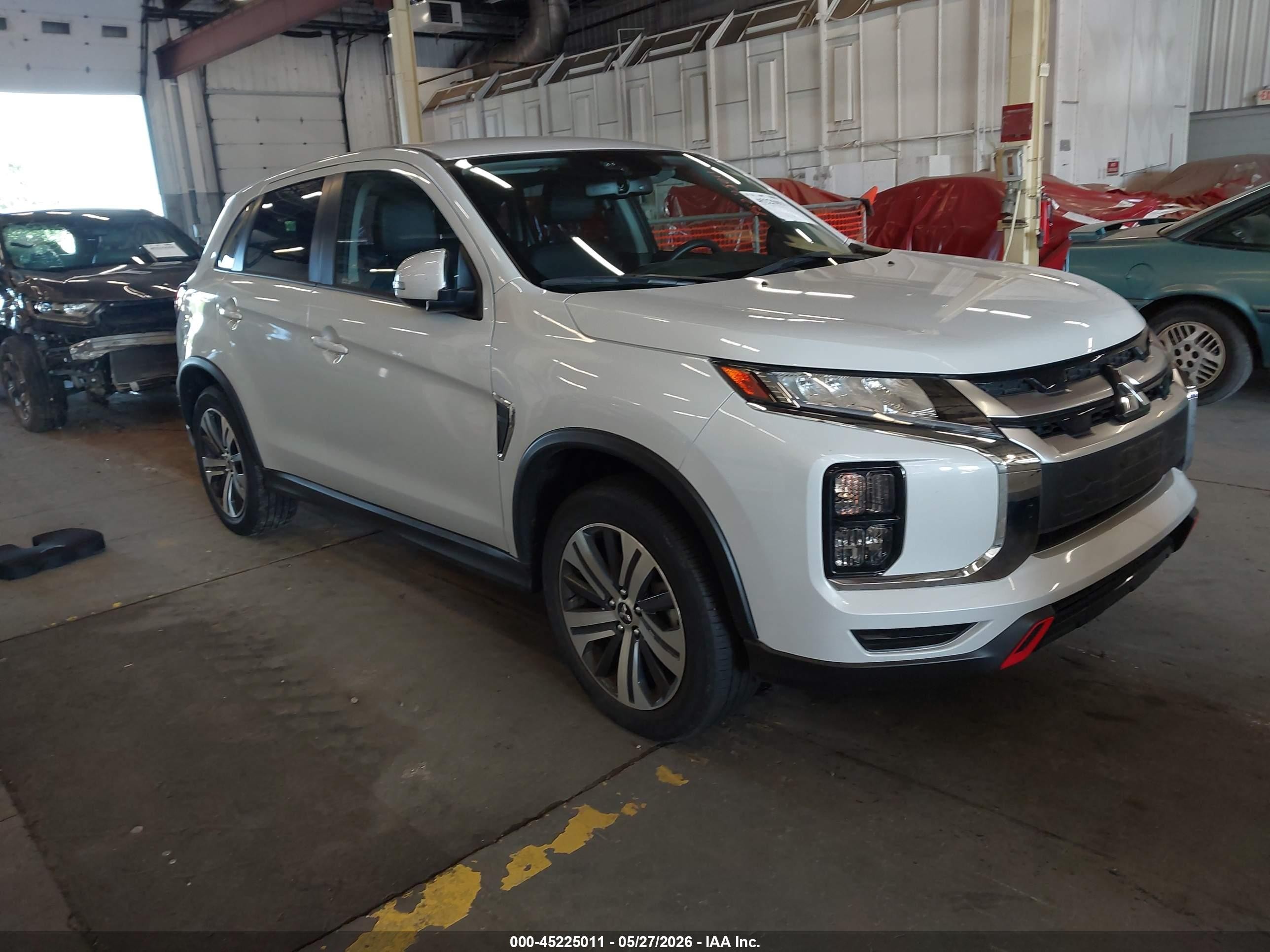 2023 Mitsubishi Outlander ES, VIN JA4ARUAU7PU013246 — После угона