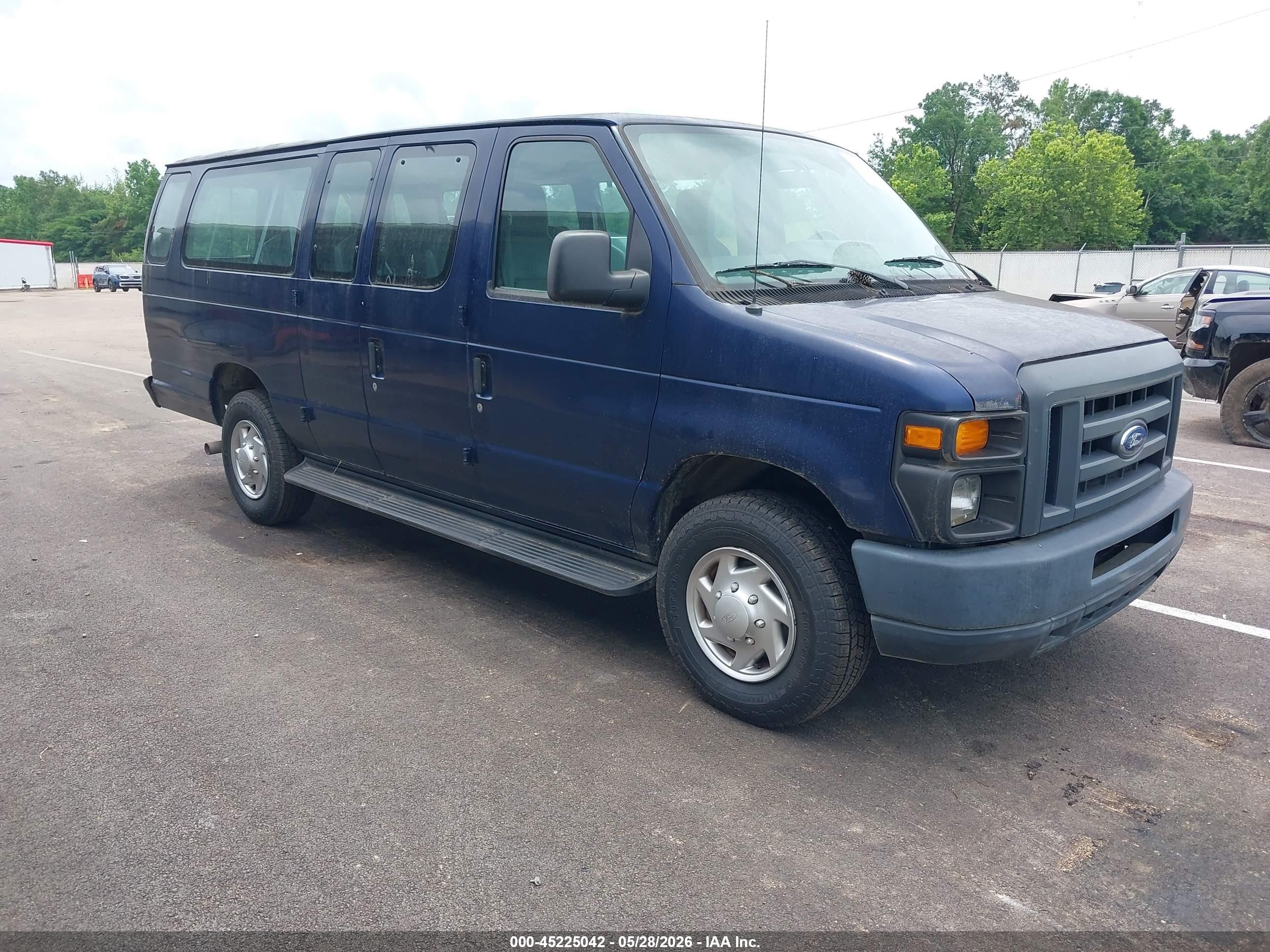 2013 Ford Econoline Passenger XLT, VIN 1FBSS3BL9DDA10766 — Storm
