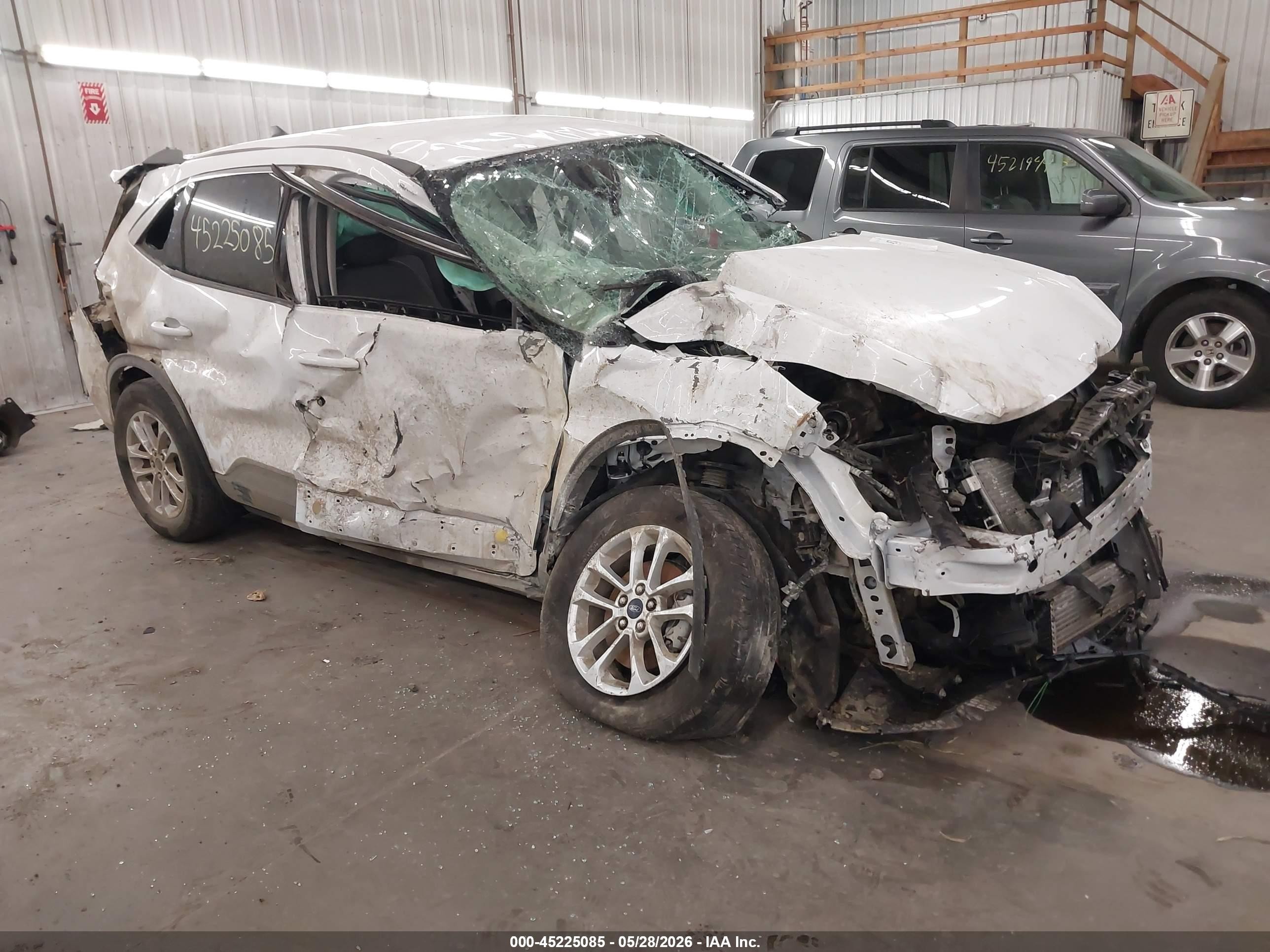 2022 Ford Escape SE, VIN 1FMCU9G66NUC01171 — All over