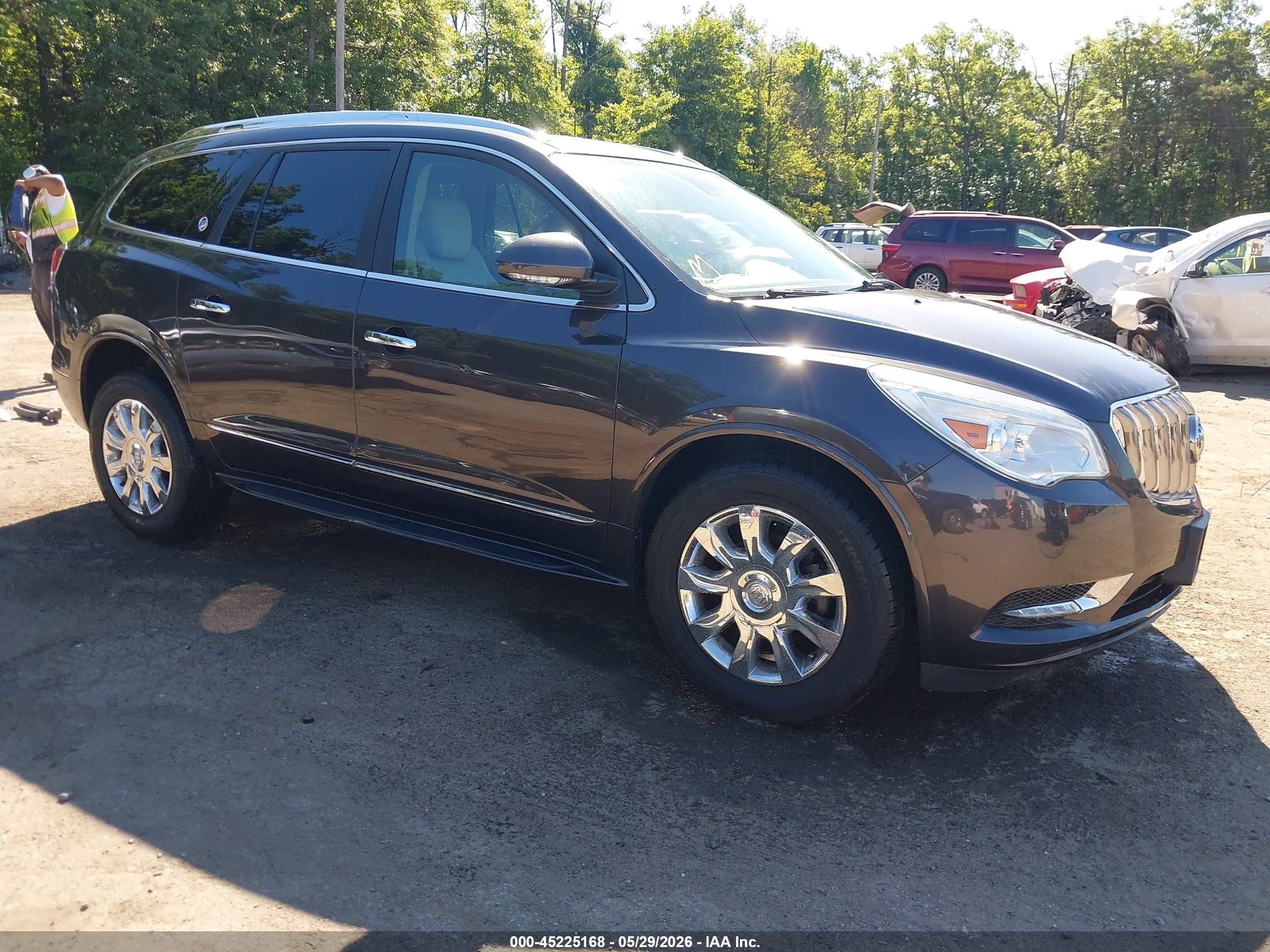 2017 Buick Enclave Leather, VIN 5GAKRBKD9HJ232324 — Front end