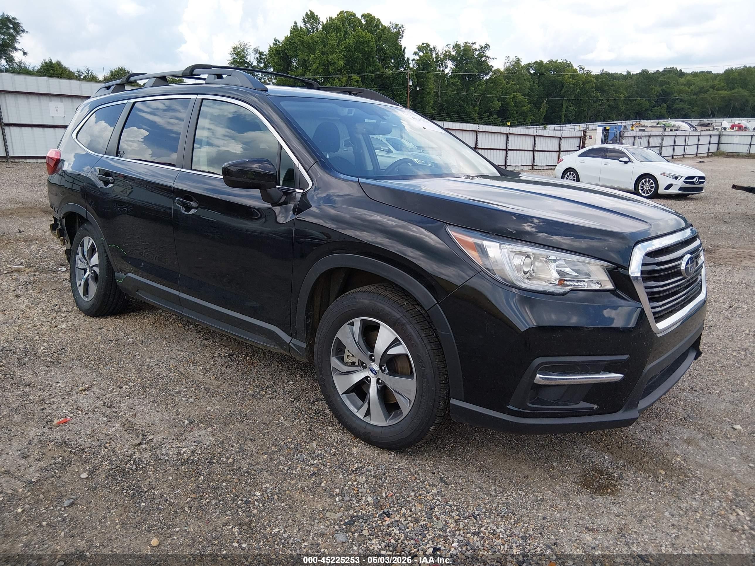 2020 Subaru Ascent Premium, VIN 4S4WMACD2L3457426 — Rear end
