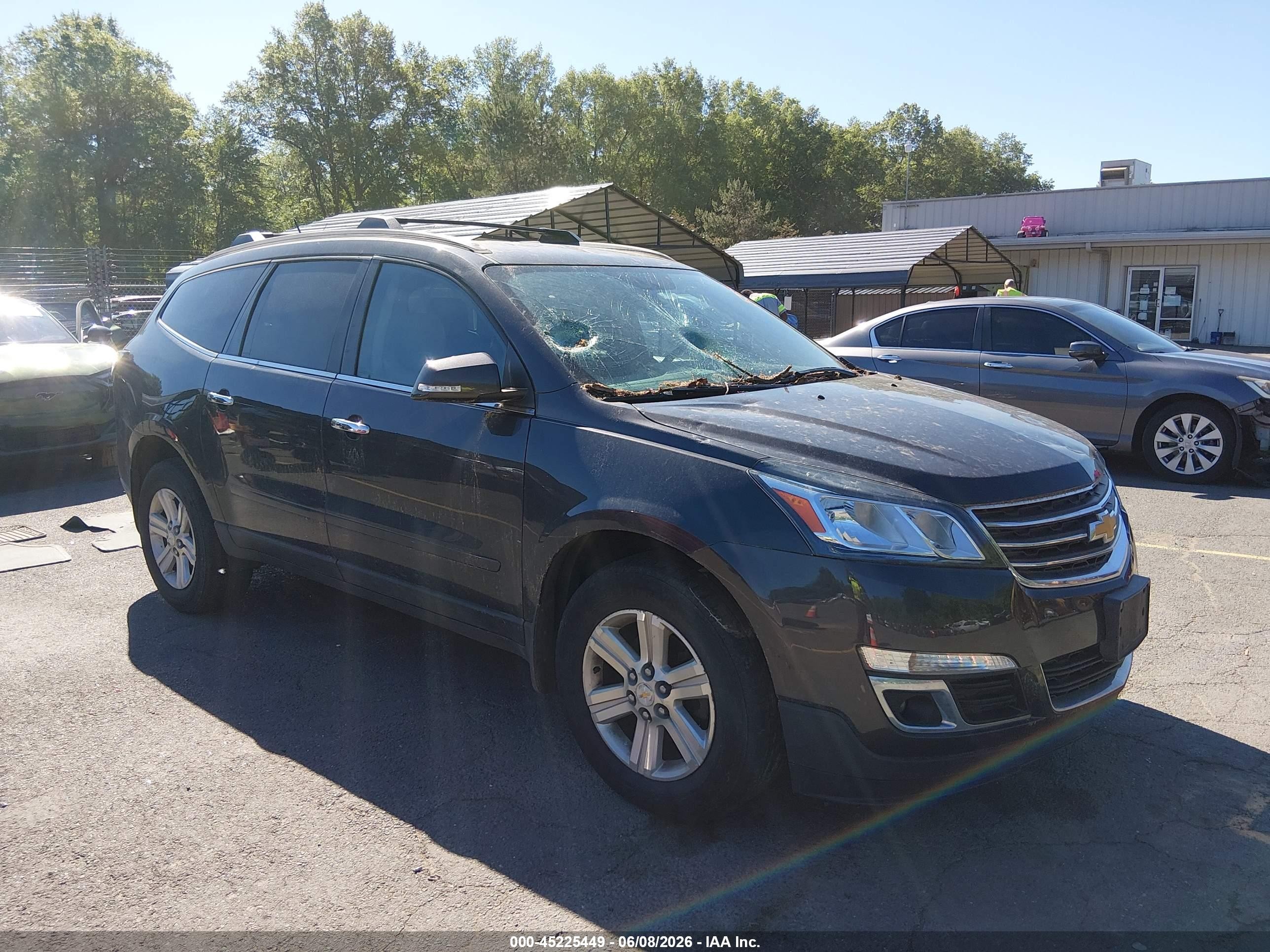 2013 Chevrolet Traverse LT, VIN 1GNKVJKD7DJ245546 — Перед
