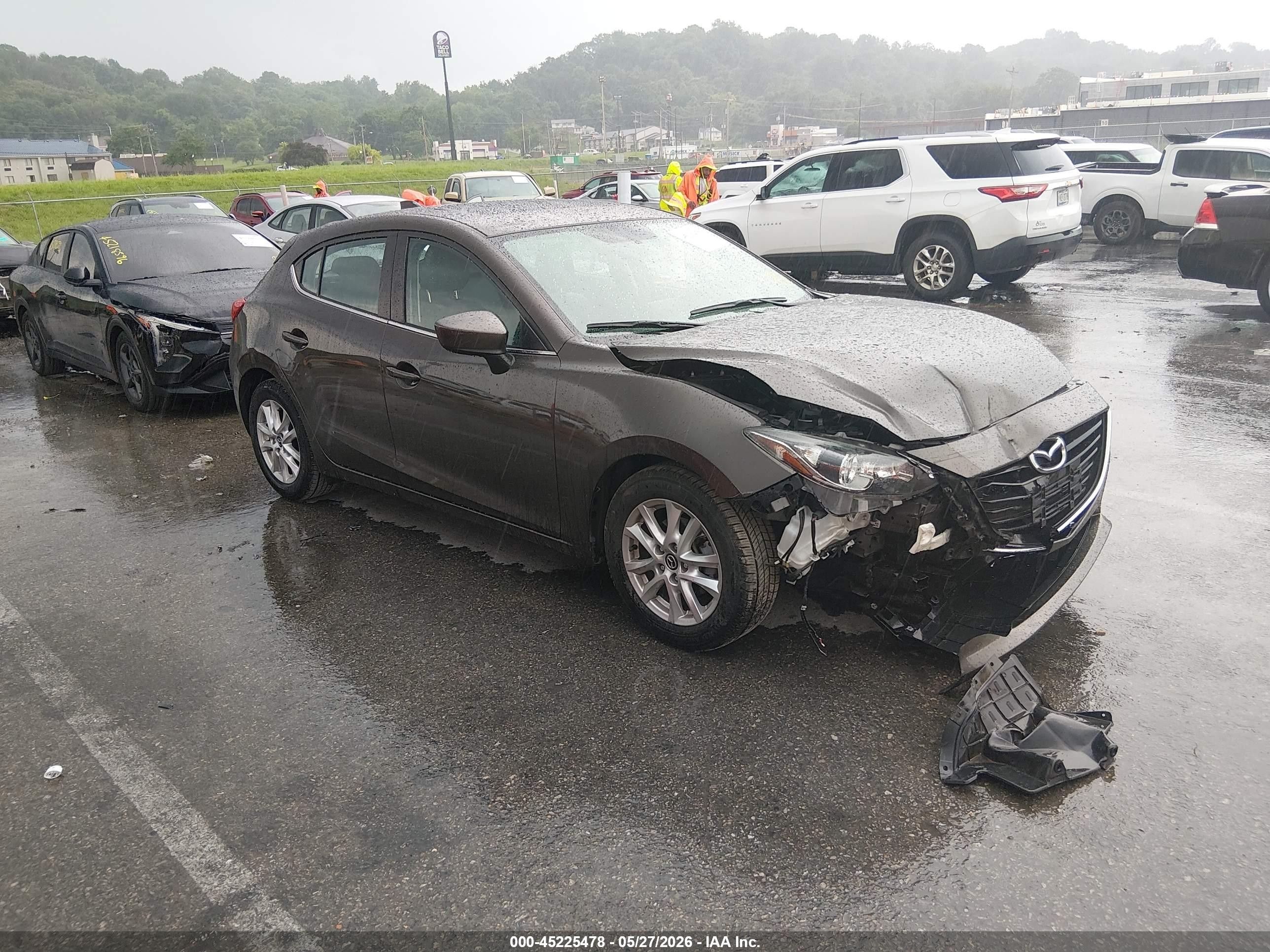 2015 Mazda 3 i Grand Touring, VIN JM1BM1M73F1239233 — Front end
