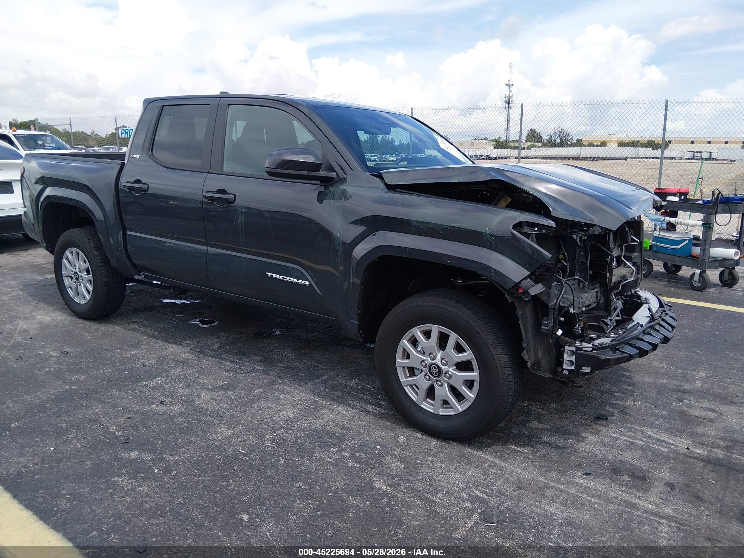 2026 Toyota Tacoma SR5, VIN 3TYKB5FNXTT035881 — Фото с аукциона