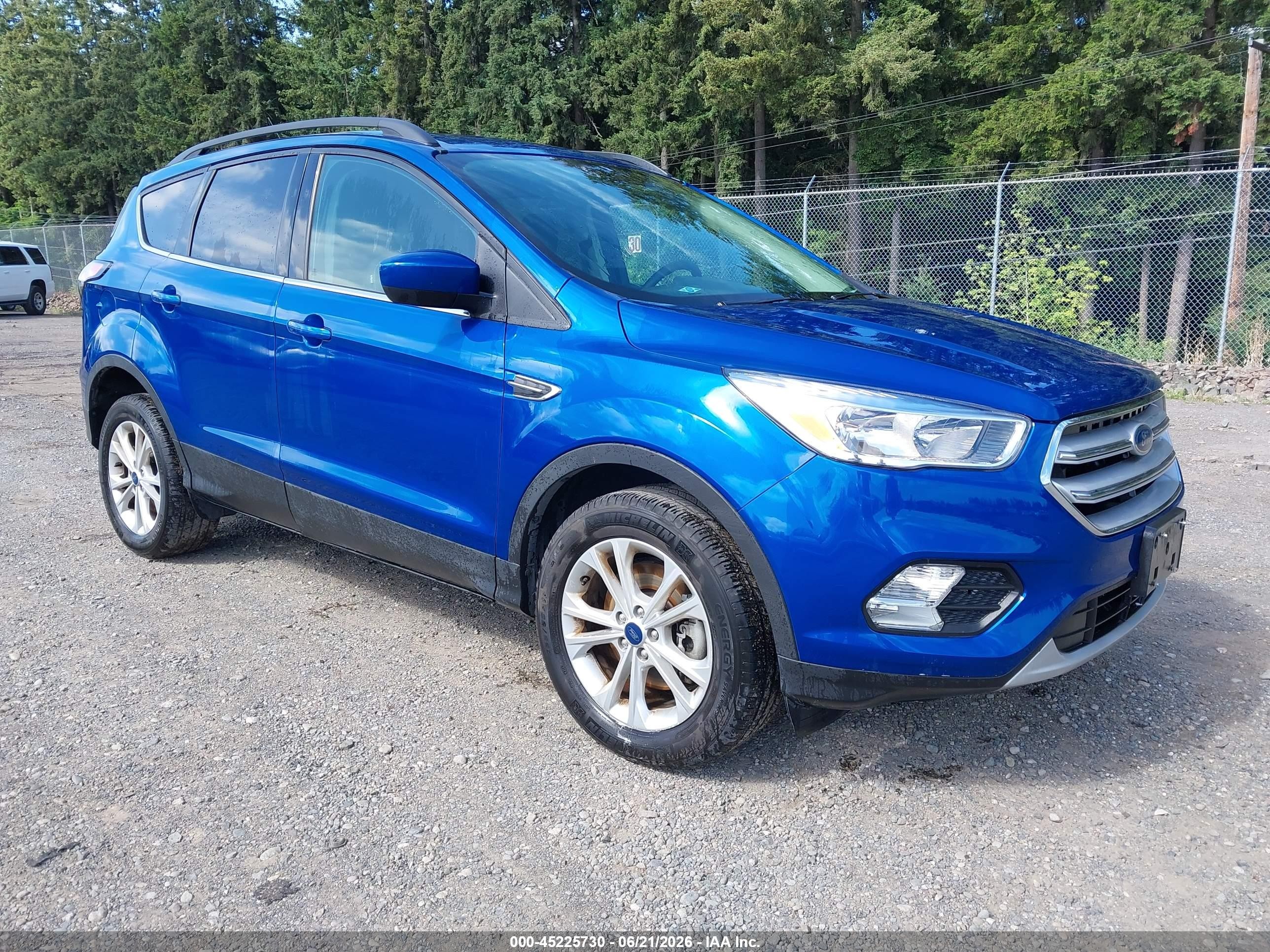 2018 Ford Escape SE, VIN 1FMCU9GD9JUD08854 — Normal wear