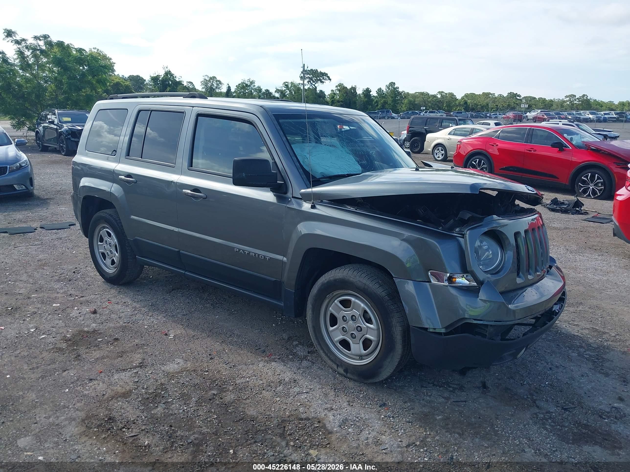 2012 Jeep Patriot Sport, VIN 1C4NJPBA3CD640153 — Front end