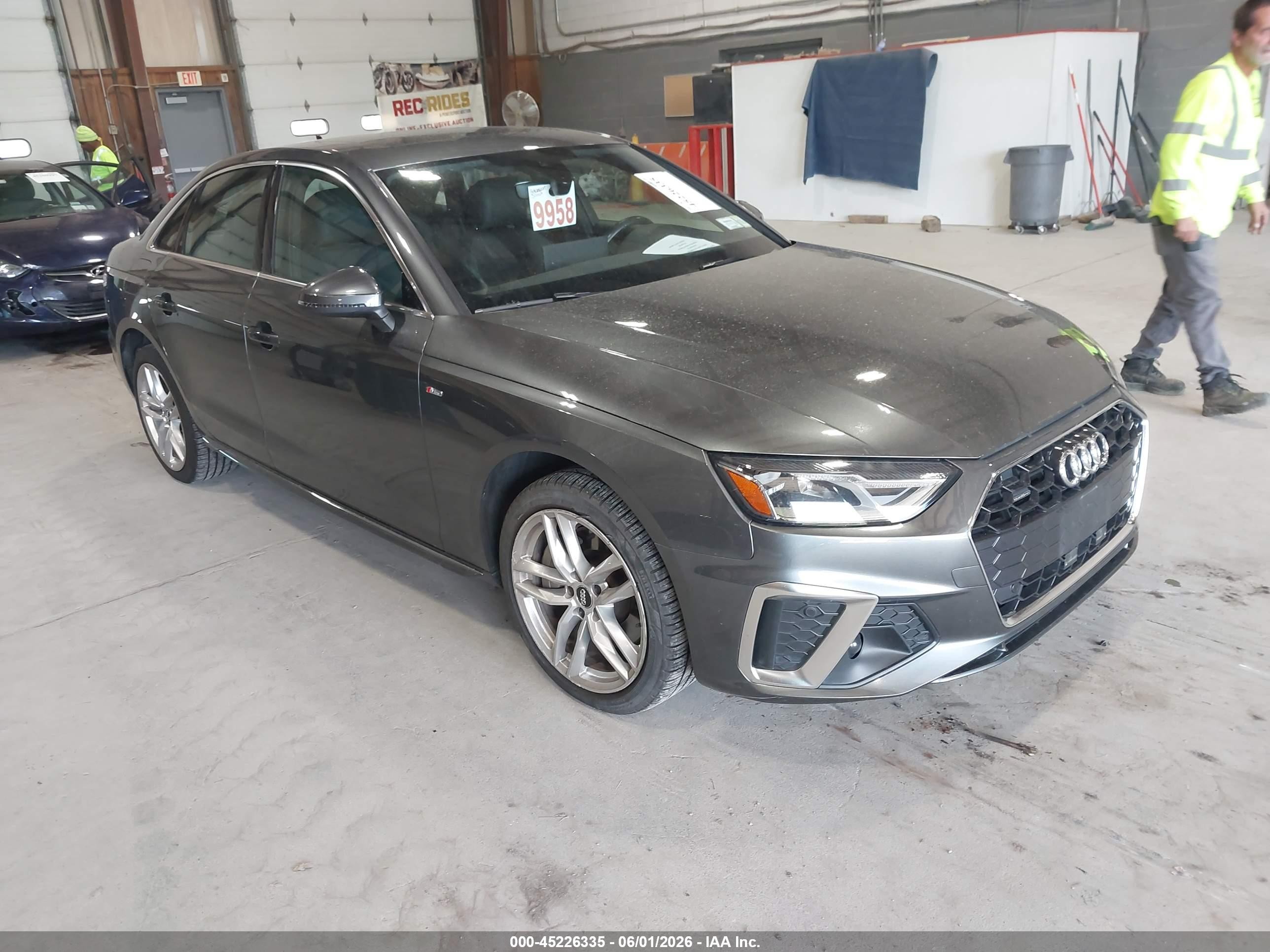 2021 Audi A4 S line Premium, VIN WAUDAAF46MN004560 — Бок