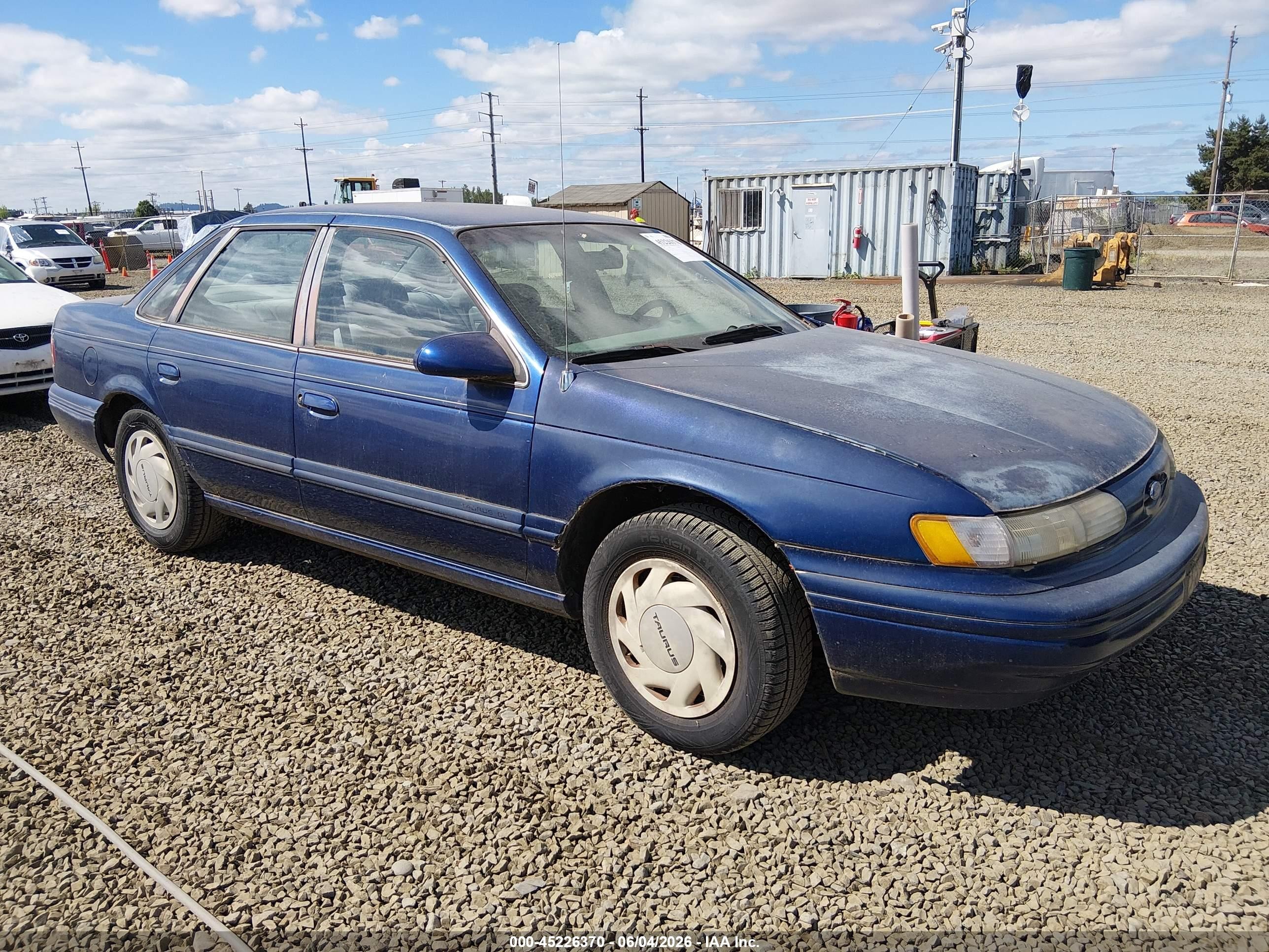 1995 Ford Taurus GL, VIN 1FALP52U7SG177344 — Normal wear