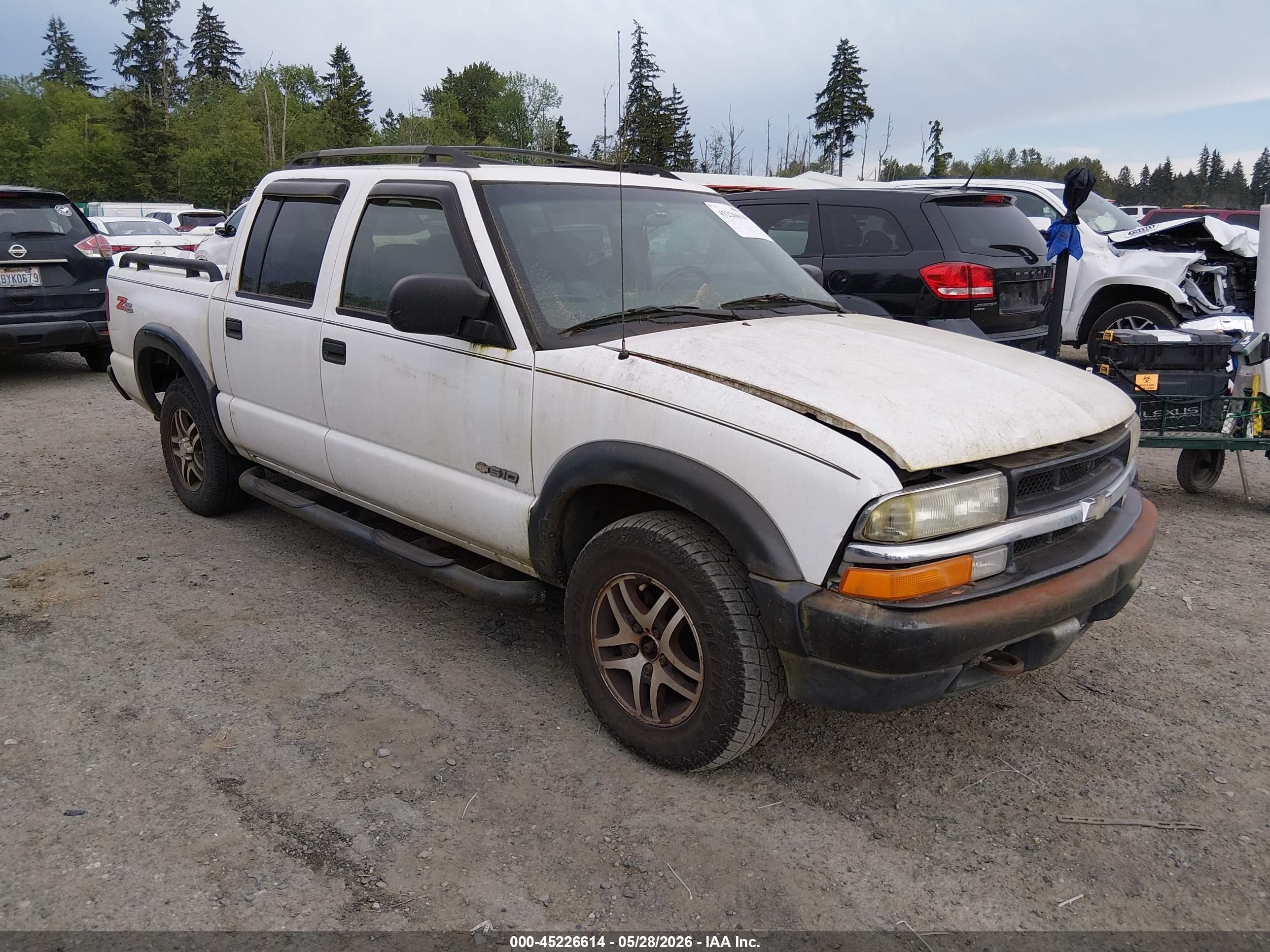 2003 Chevrolet S-10 LS, VIN 1GCDT13X13K112693 — Normal wear