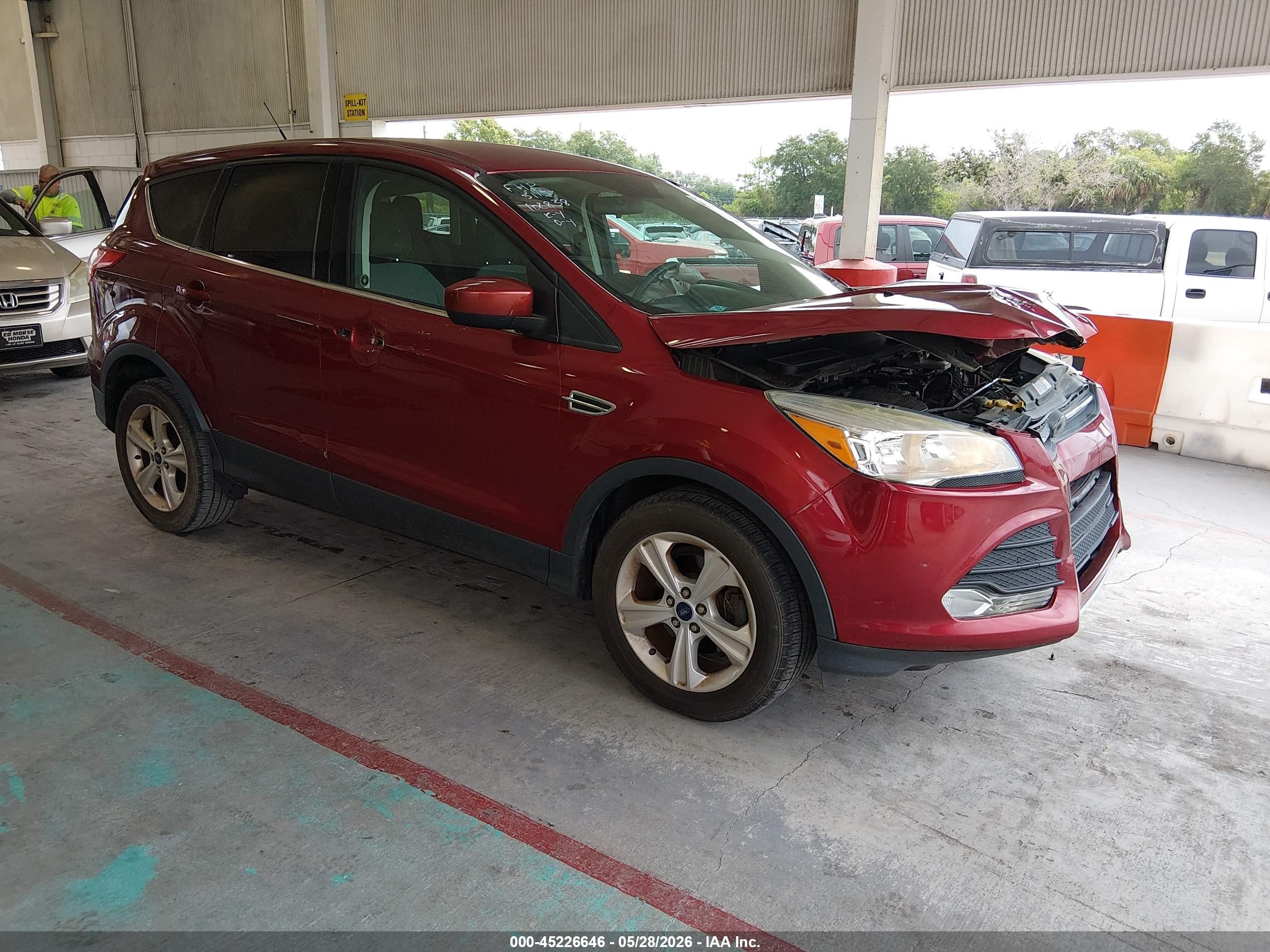 2015 Ford Escape SE, VIN 1FMCU0G73FUC83639 — Front end