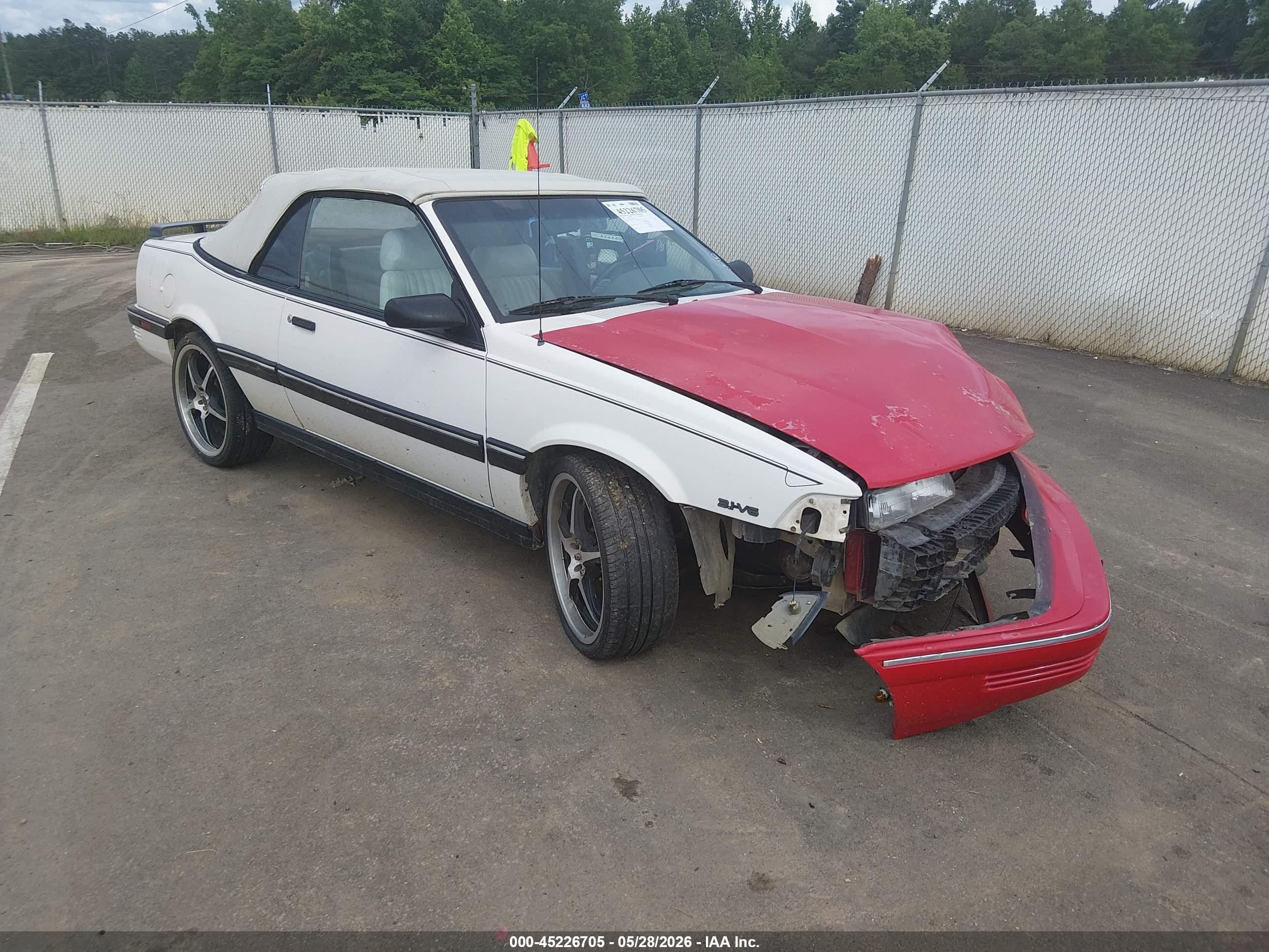 1991 Pontiac Sunbird, VIN 1G2JB34T2M7609919 — Front end