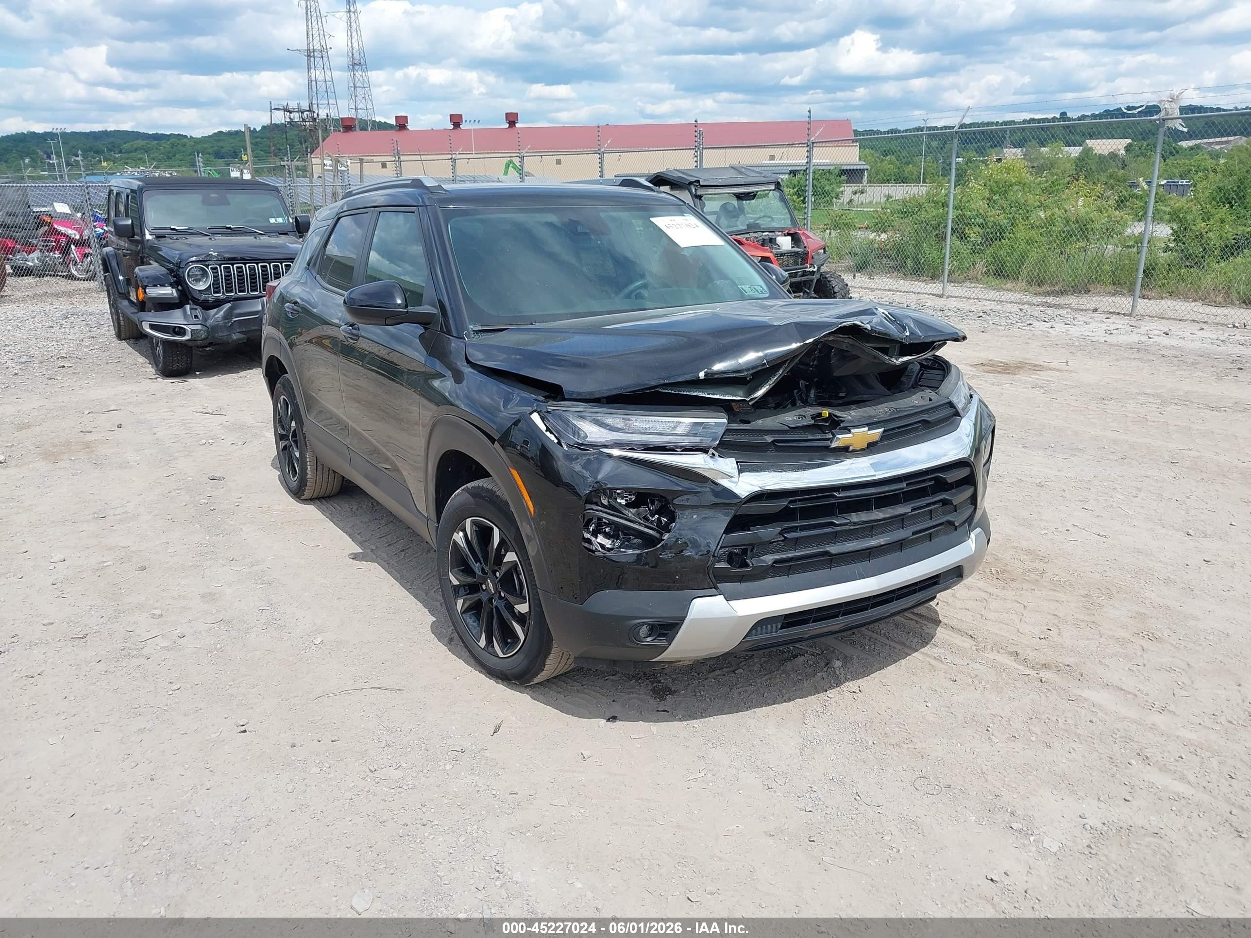 2021 Chevrolet TrailBlazer LT, VIN KL79MRSL5MB132847 — Front end