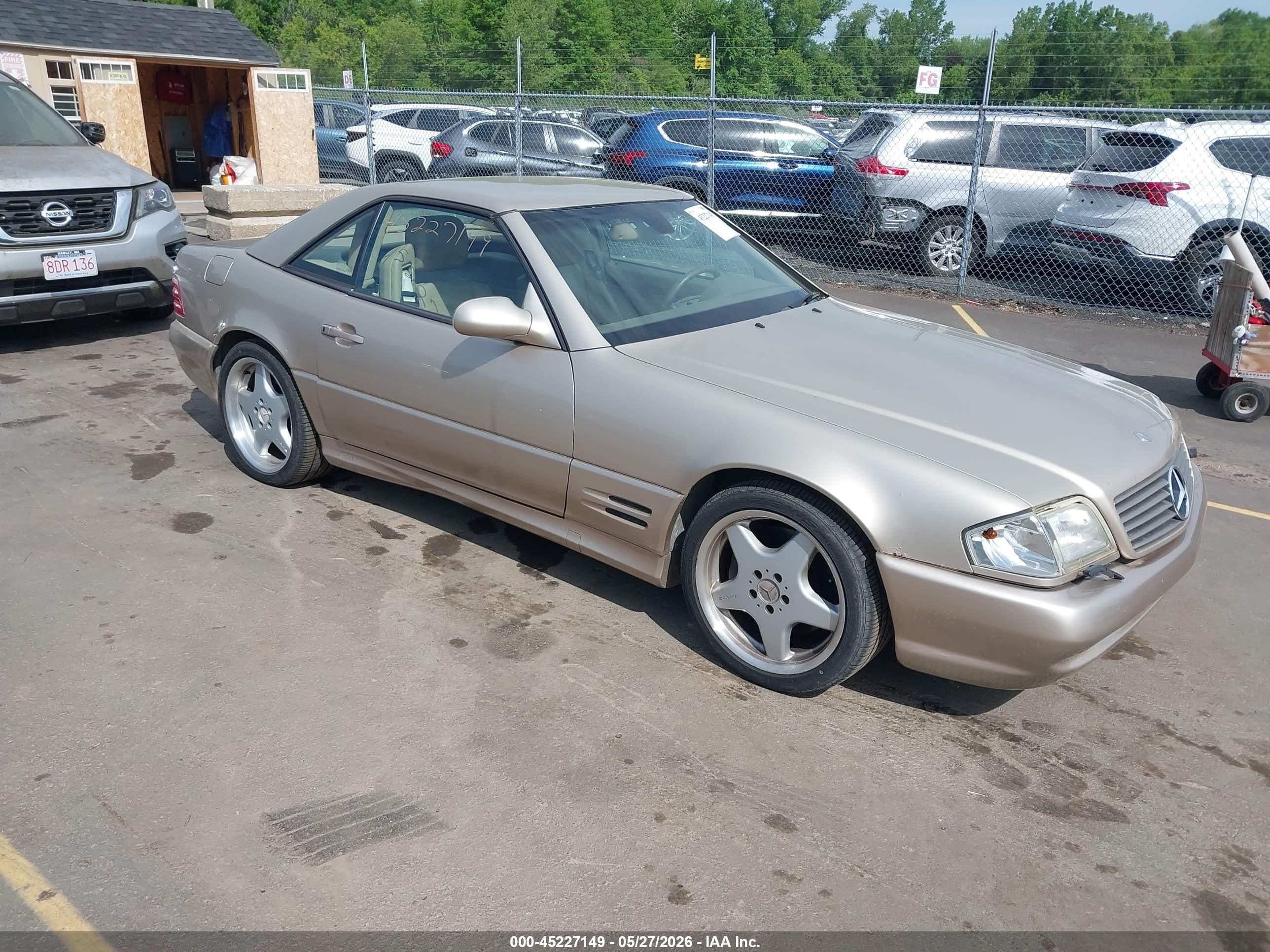 2001 Mercedes-Benz SL 500, VIN WDBFA68F01F198448 — Normal wear