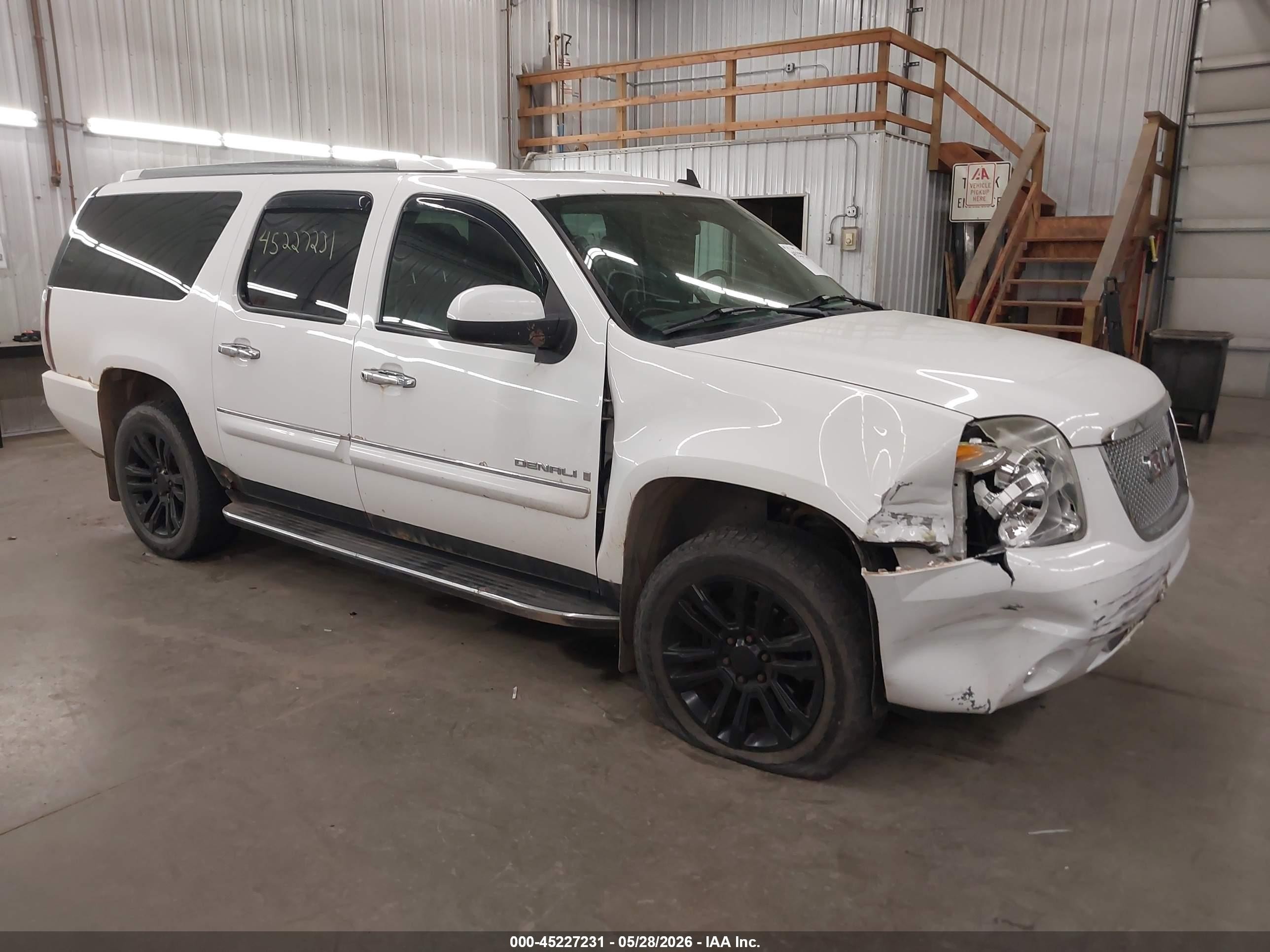 2007 GMC Yukon XL, VIN 1GKFK66847J212963 — Front end