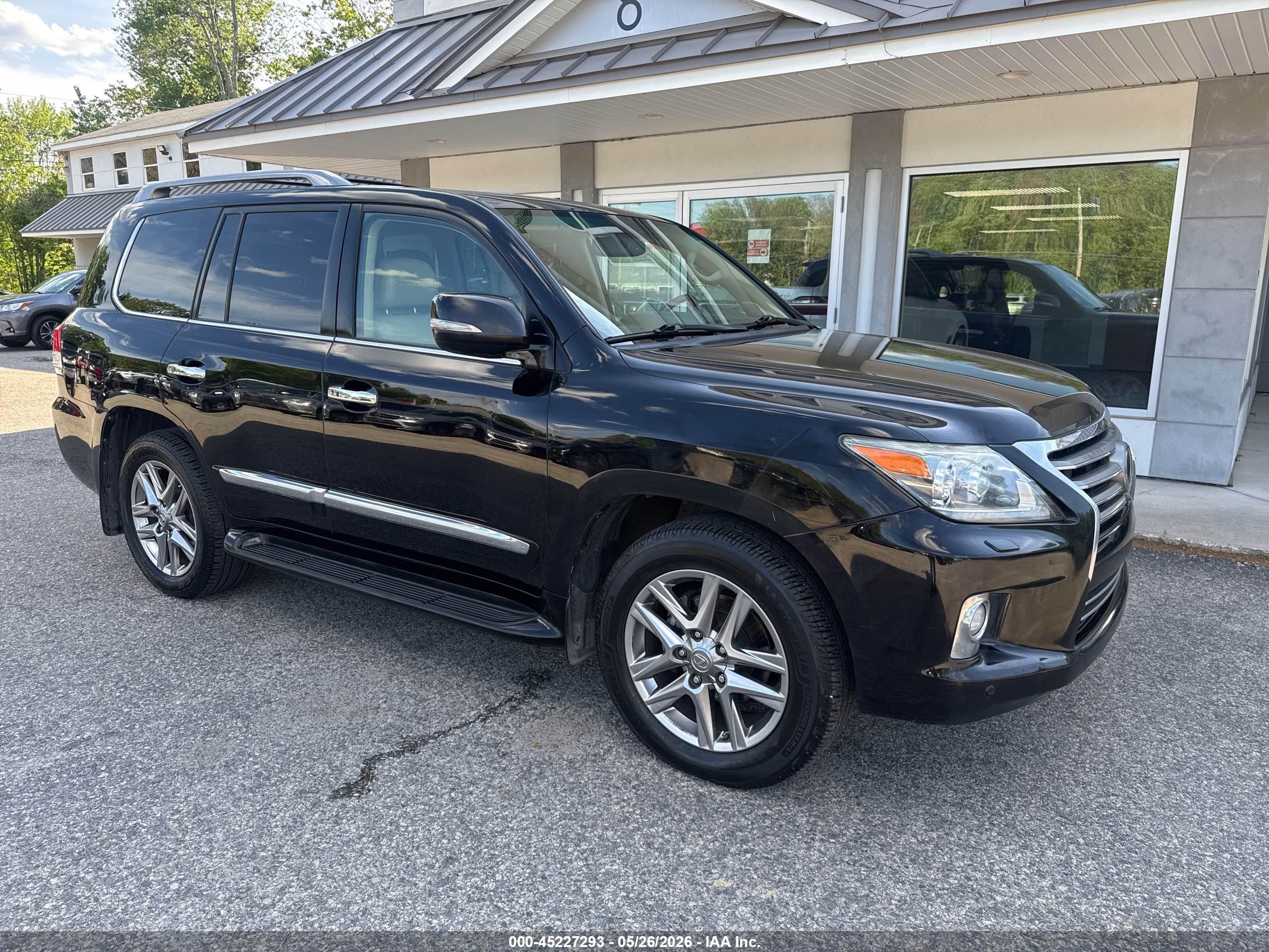2015 Lexus LX 570, VIN JTJHY7AX9F4181761 — Обычный износ