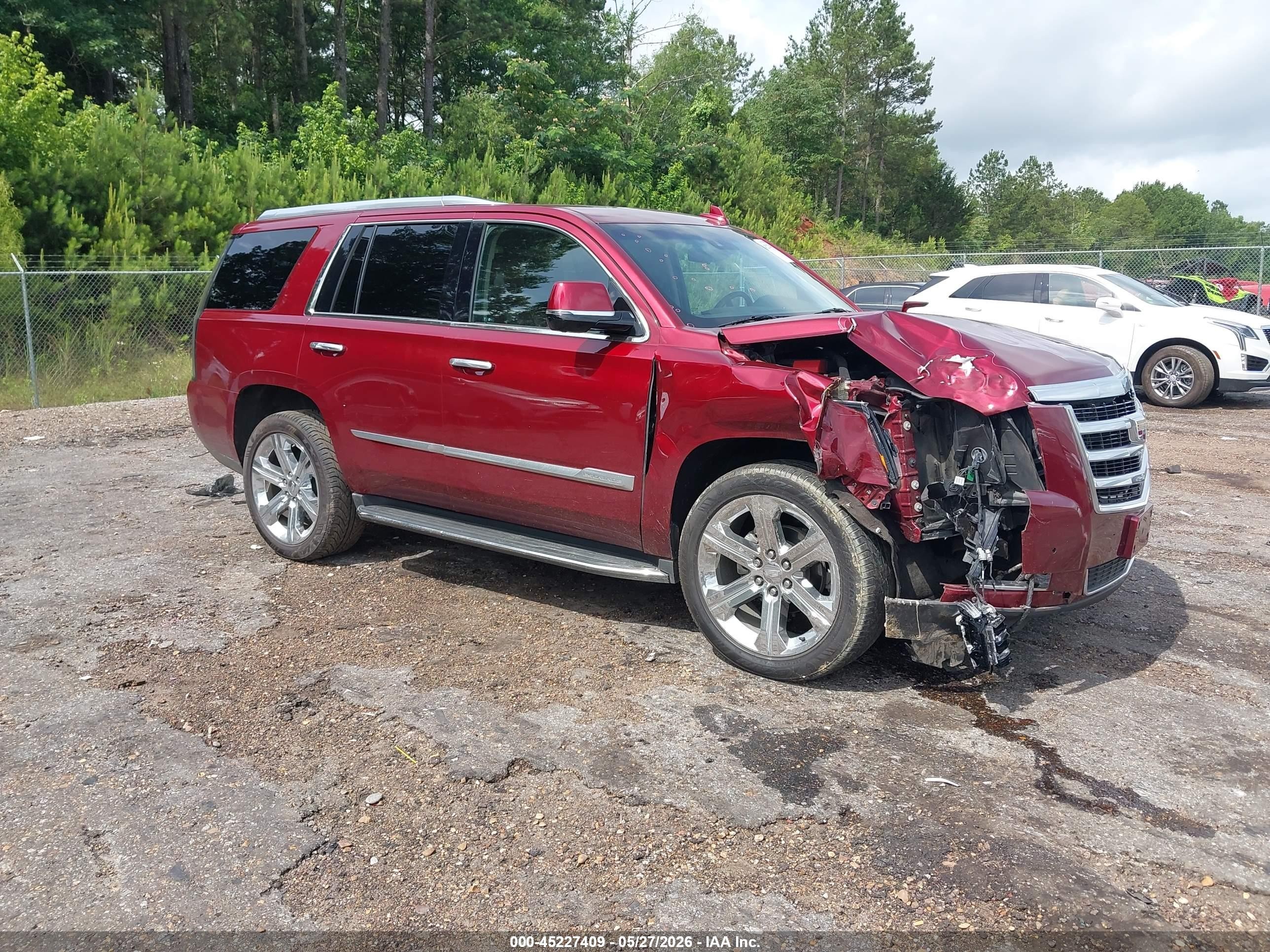 2018 Cadillac Escalade Luxury, VIN 1GYS3BKJ0JR221493 — Front end