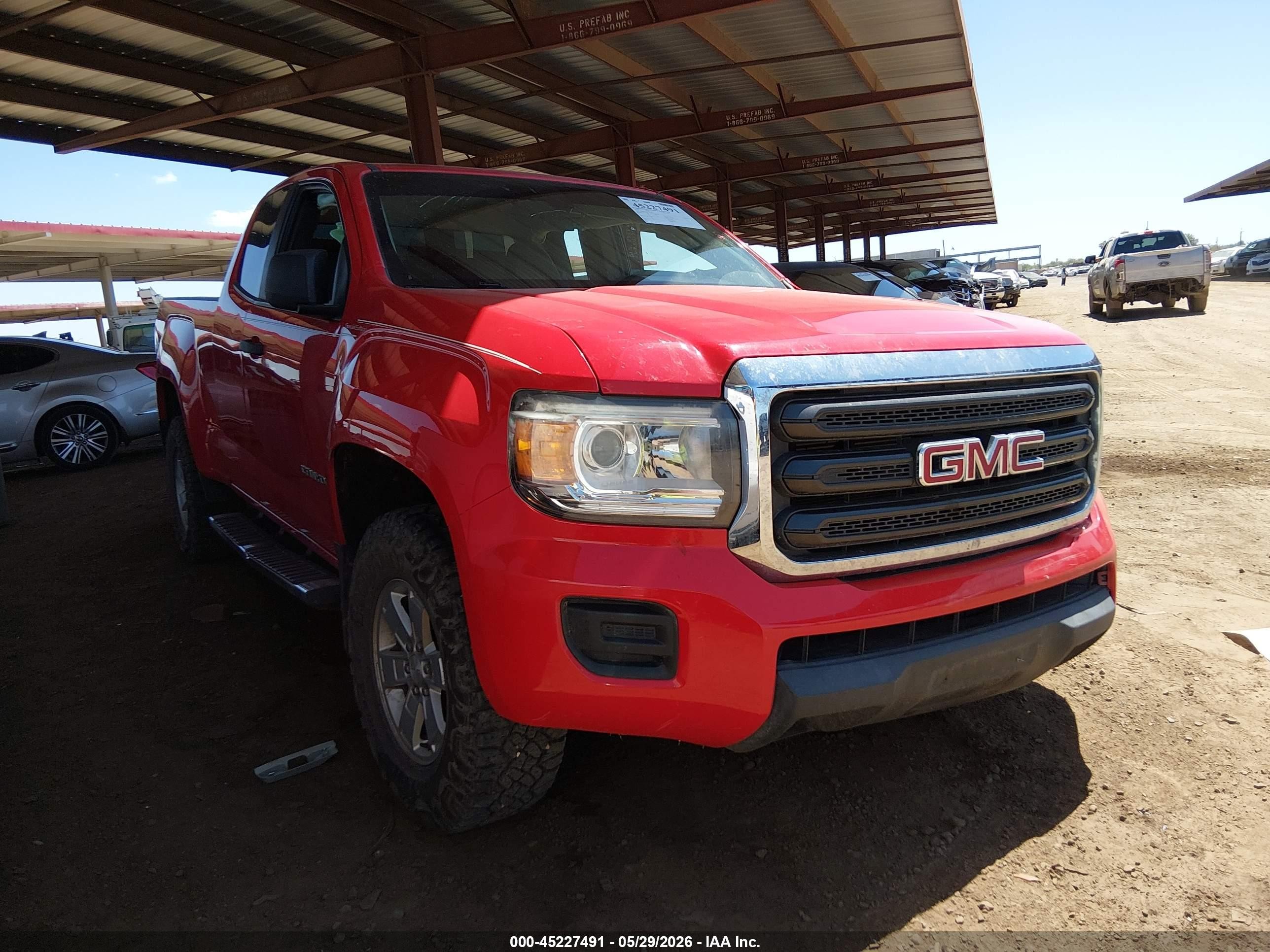 2015 GMC Canyon 2WD, VIN 1GTH5AE36F1185347 — Front end