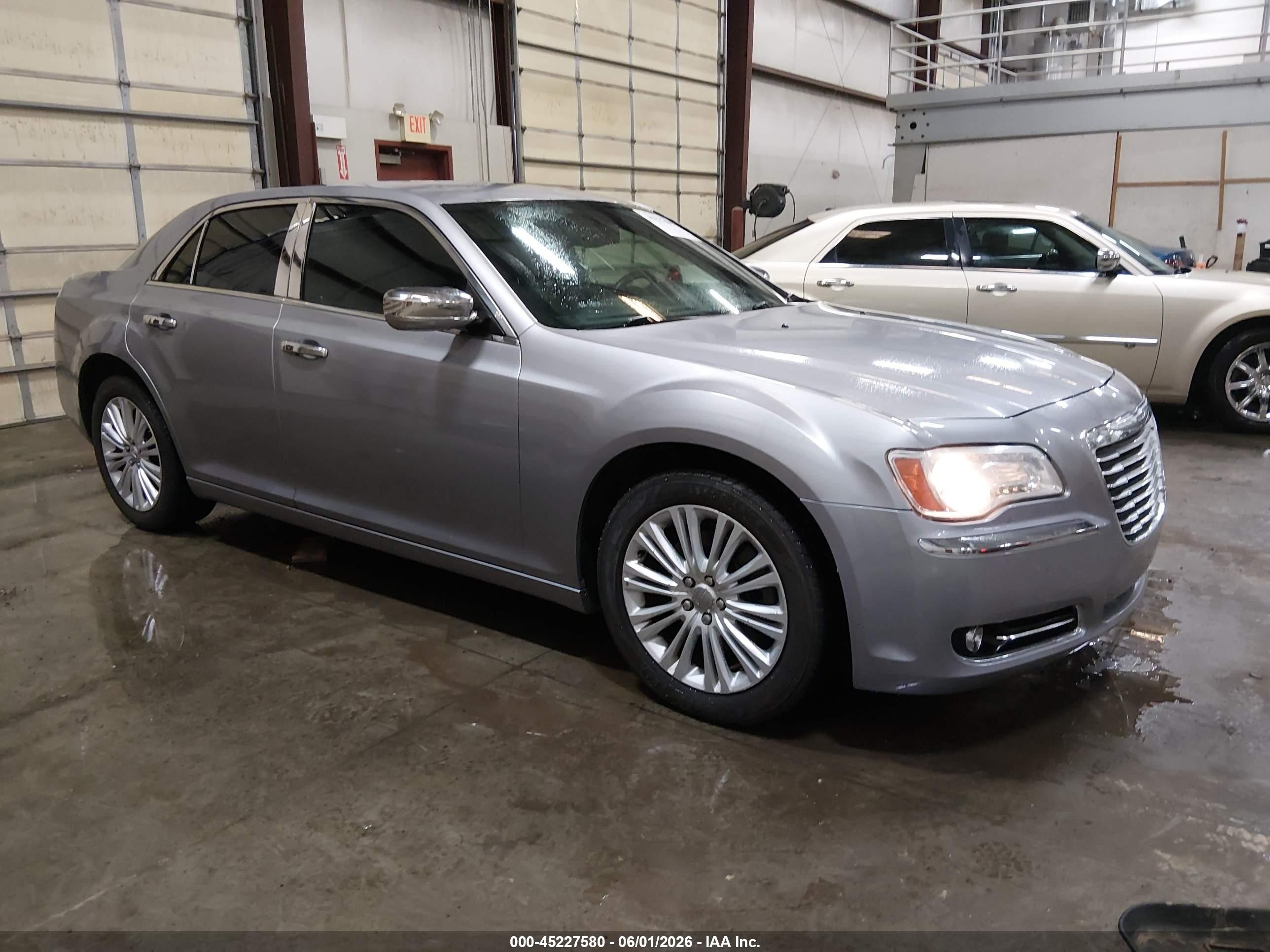 2014 Chrysler 300, VIN 2C3CCARG4EH352726 — Крыша