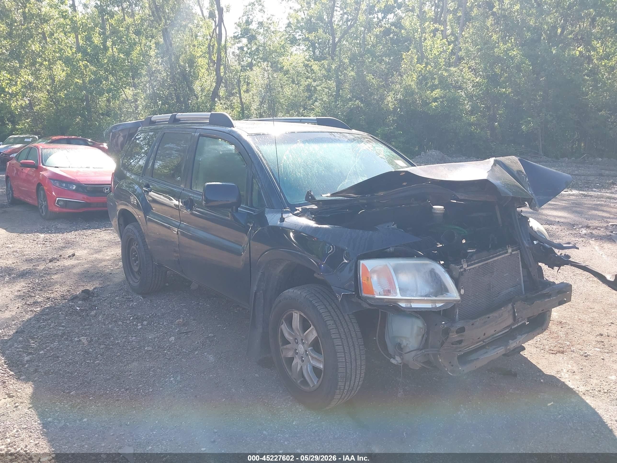 2011 Mitsubishi Endeavor LS, VIN 4A4JM2AS1BE033513 — Front end