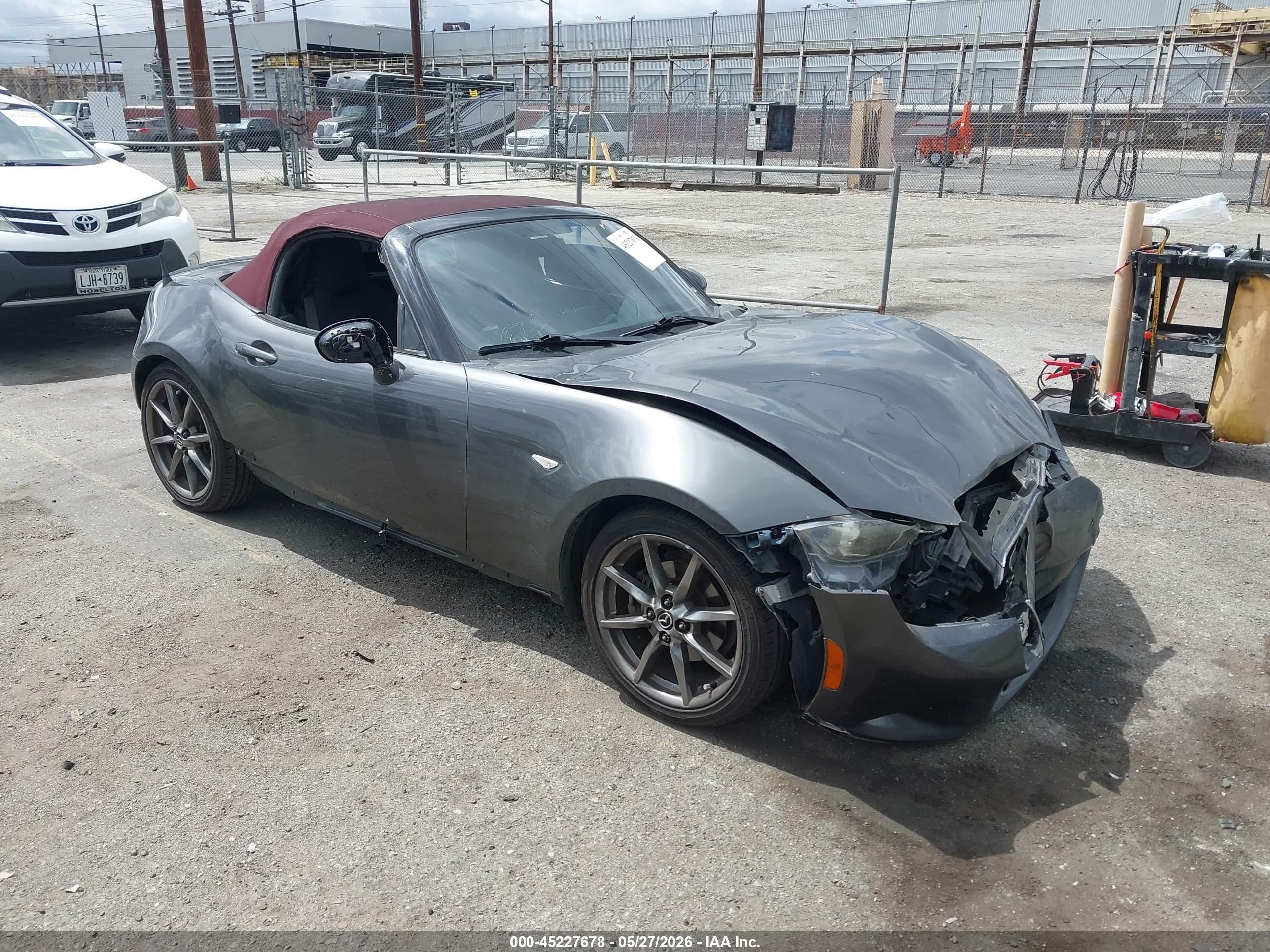 2018 Mazda MX-5 Miata Club, VIN JM1NDAC76J0204361 — Front end