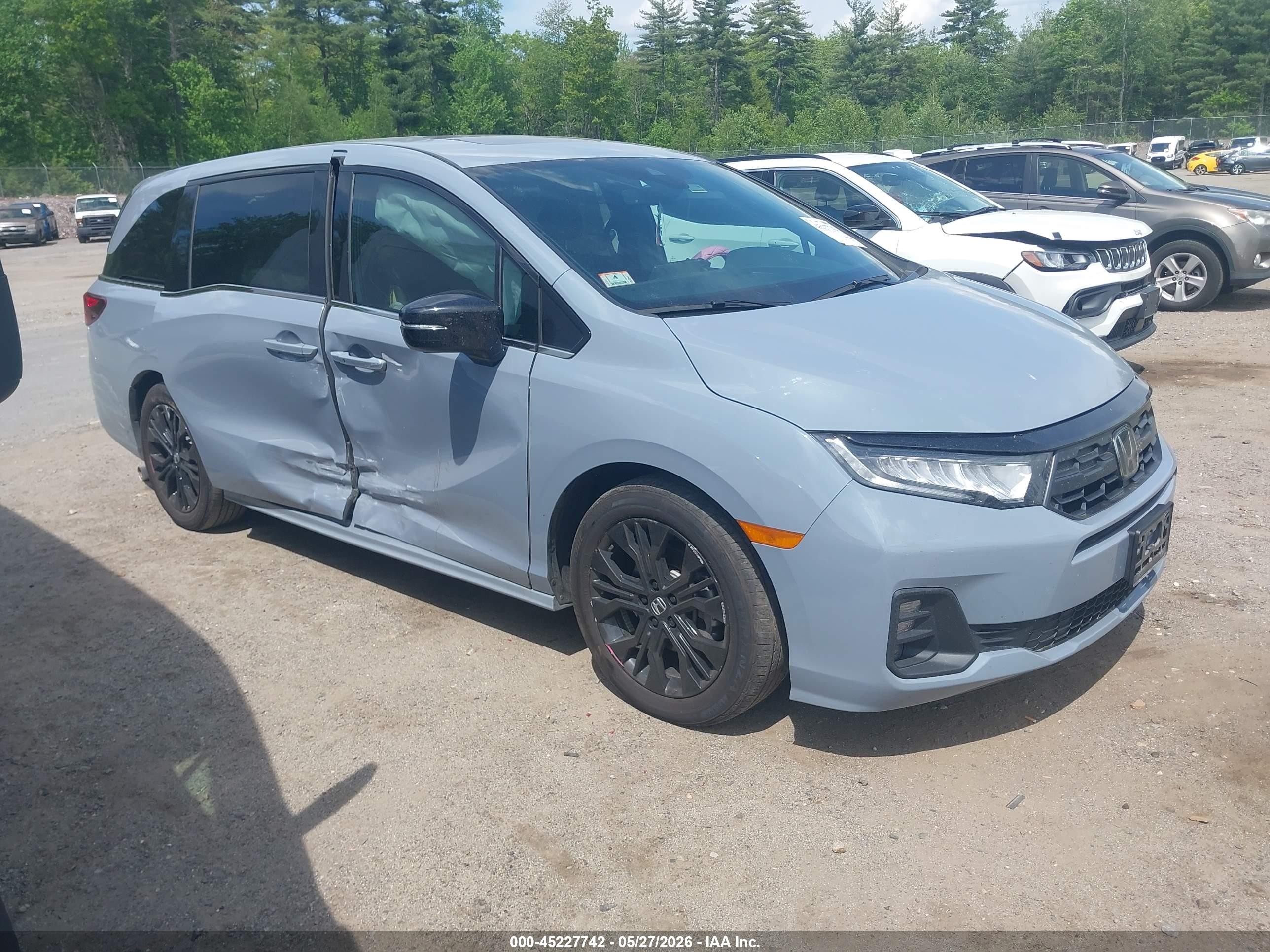 2025 Honda Odyssey Sport-L, VIN 5FNRL6H77SB031236 — Side